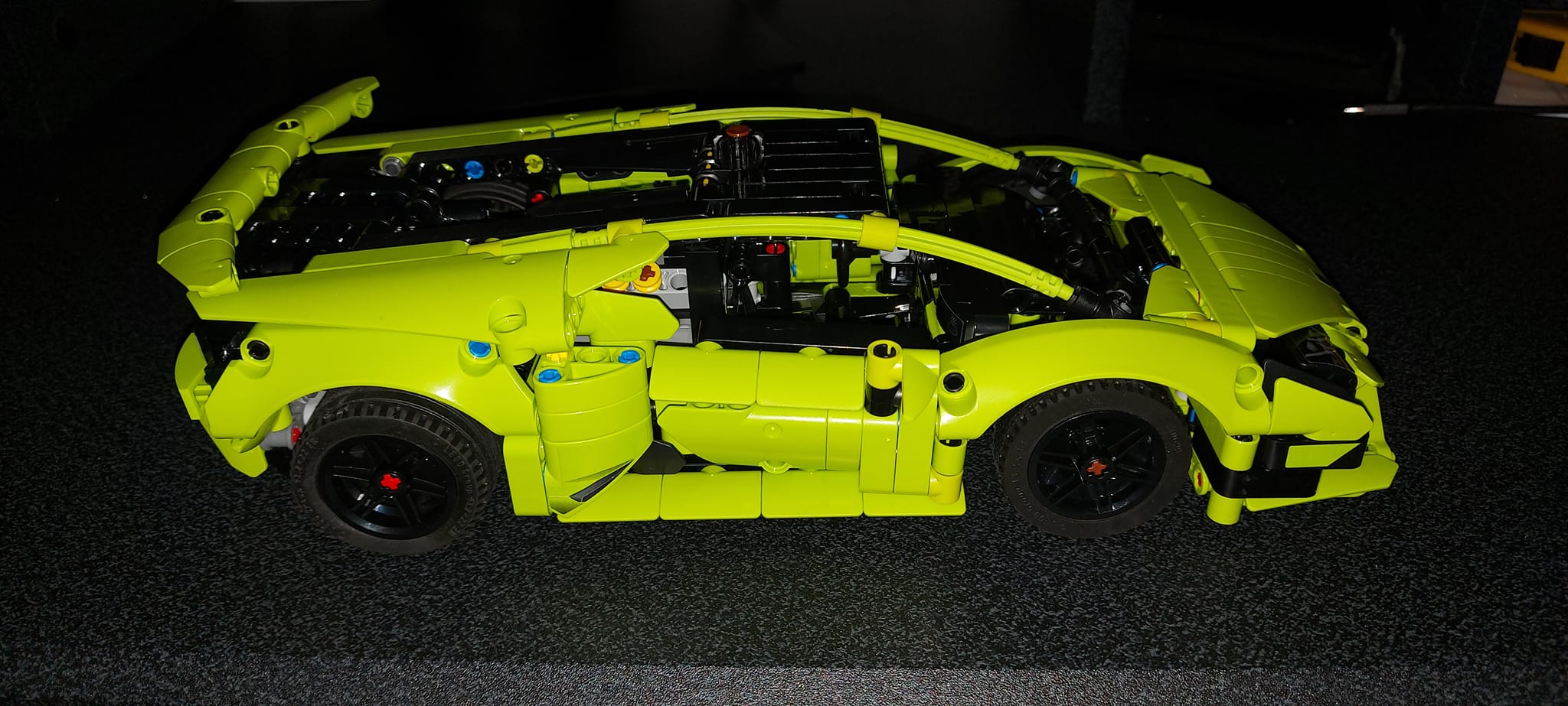 42161 Lamborghini Huracán Tecnica MOC by XaeroZKota (Rebrickable