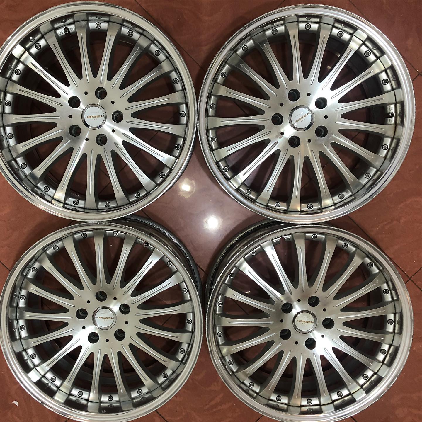 Bridgestone b.i.m kaiser fm402 Made in japan???? Specs: Size 