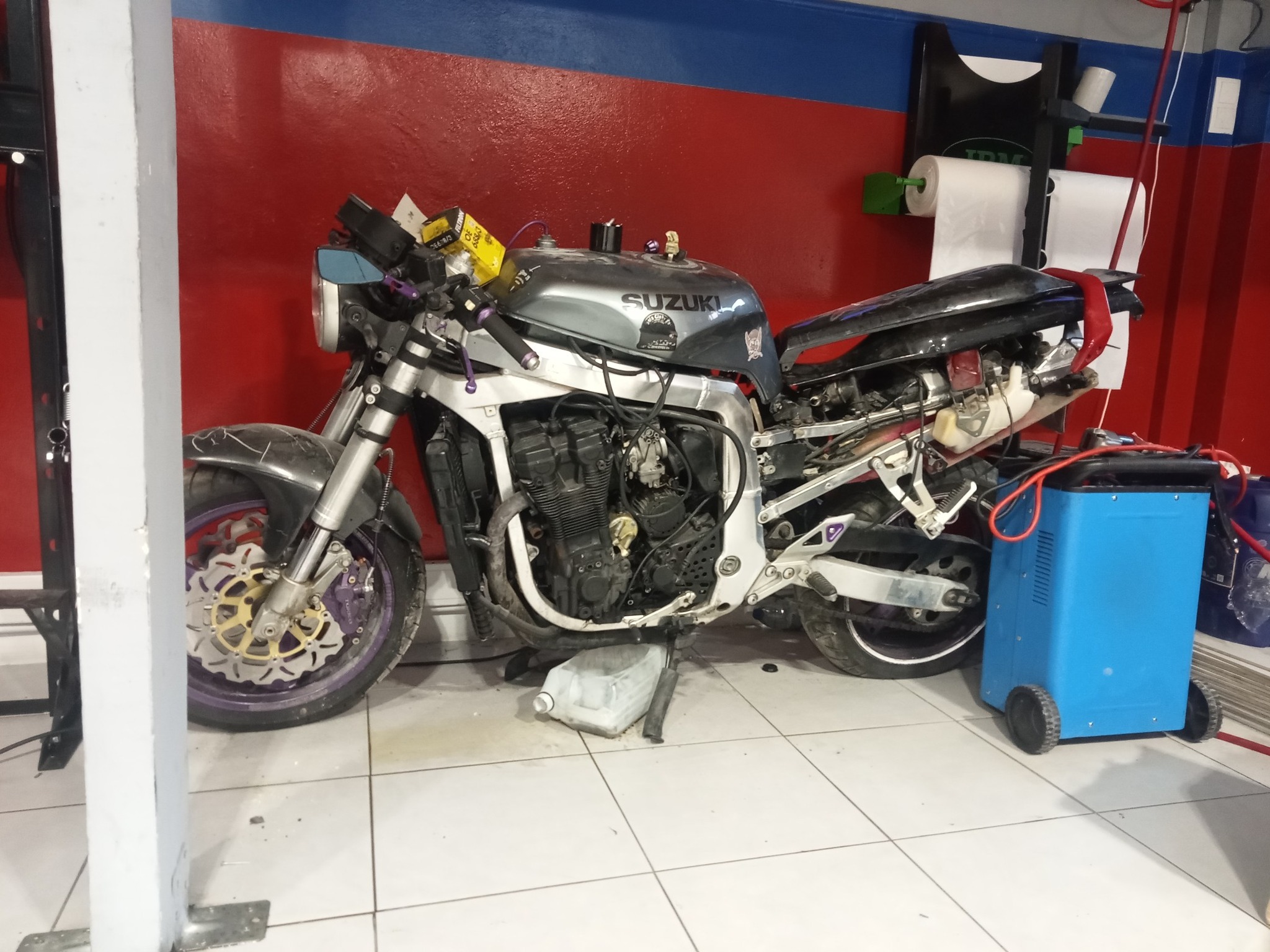 What is the thermostat part number for a 1999 GSXR 750?
