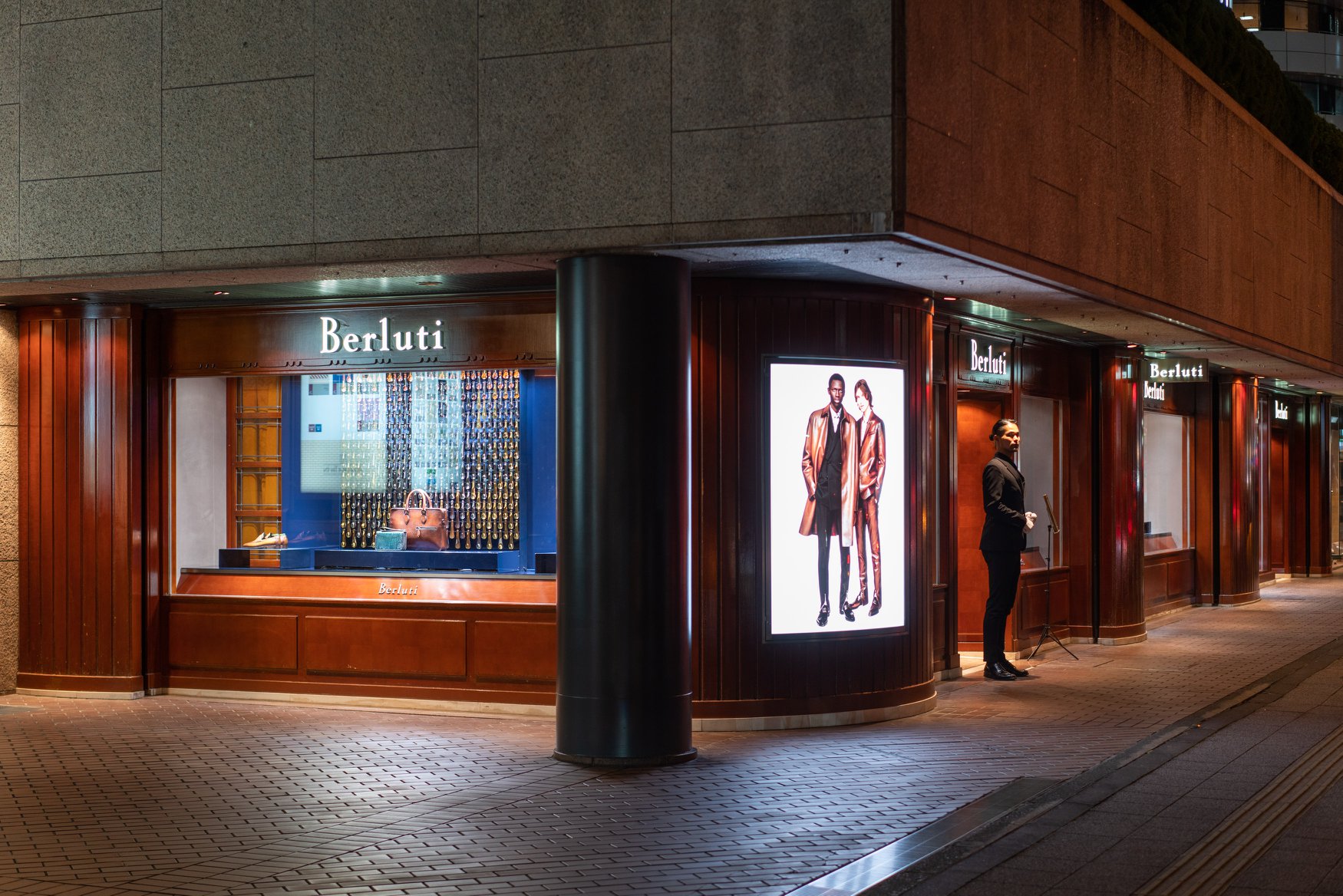 Berluti - ベルルッティ青山本店で、20周年を祝うイベントを開催いたし 