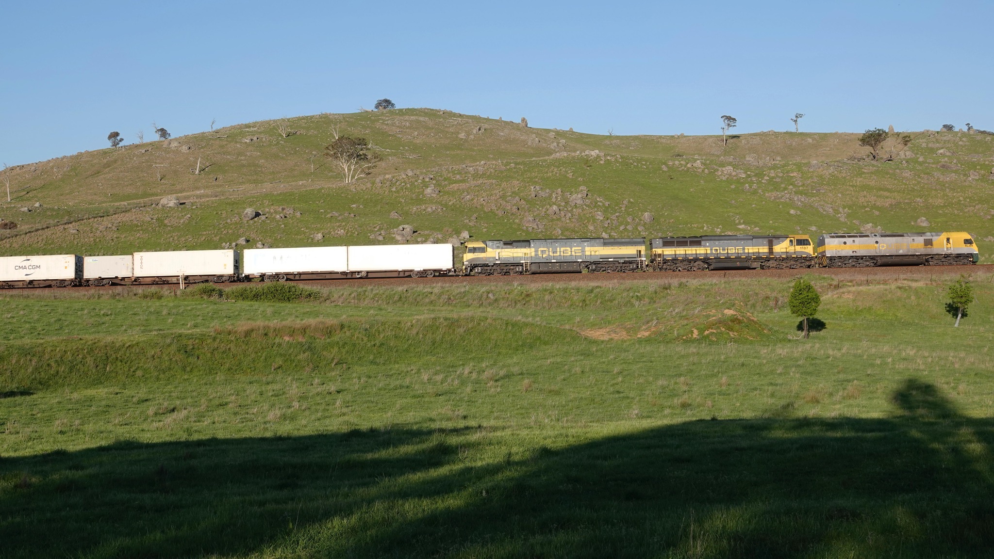 NSW Railways - Past and Present | Northbound QUBE mixed class ...