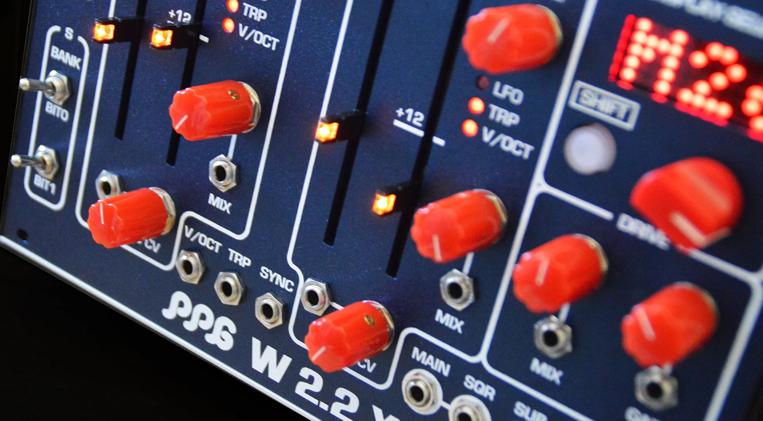 PPG W2.2×4, a dual oscillator with a PPG Wave 2.2-style wavetable