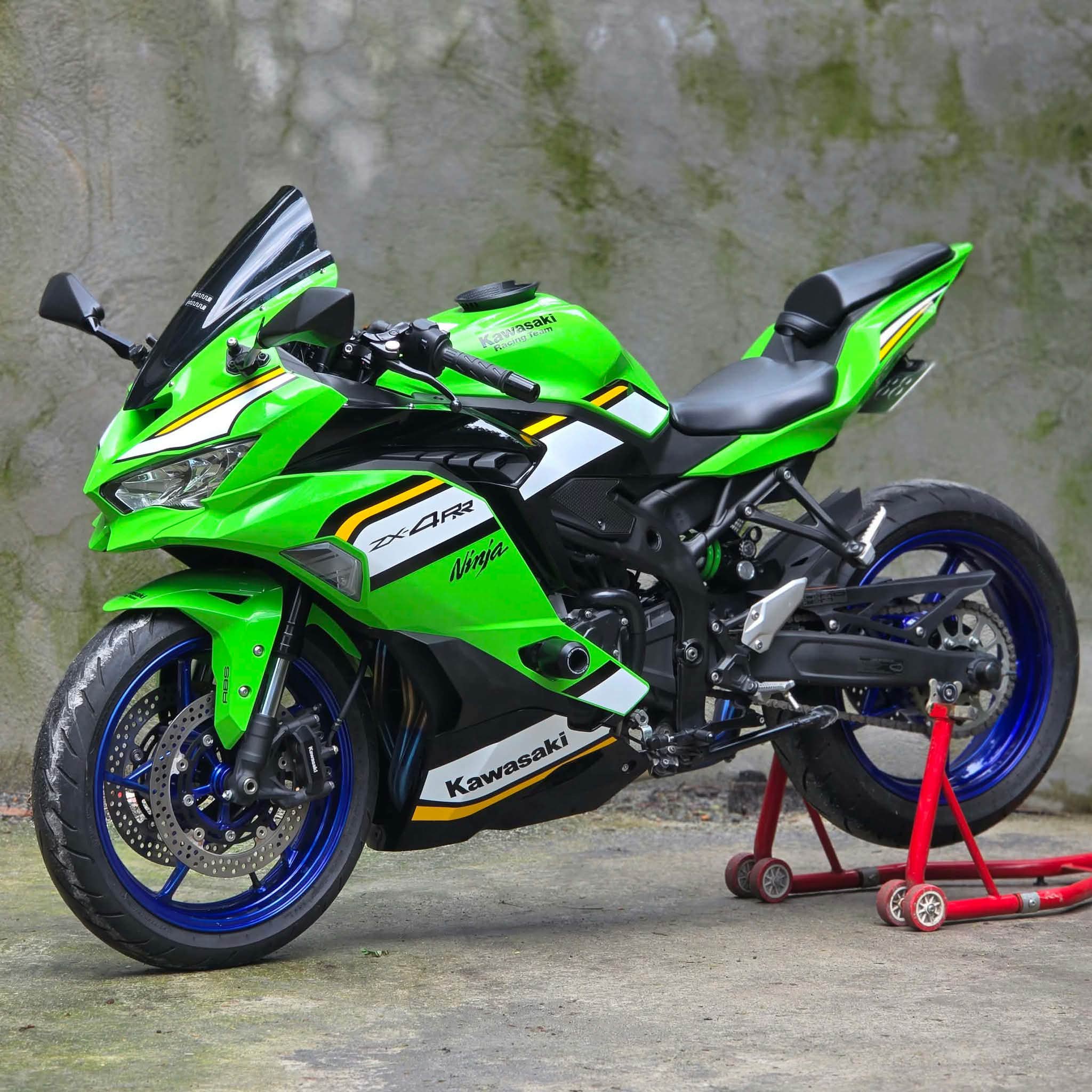 Kawasaki ZX25RR 2022 like new 200km for sale