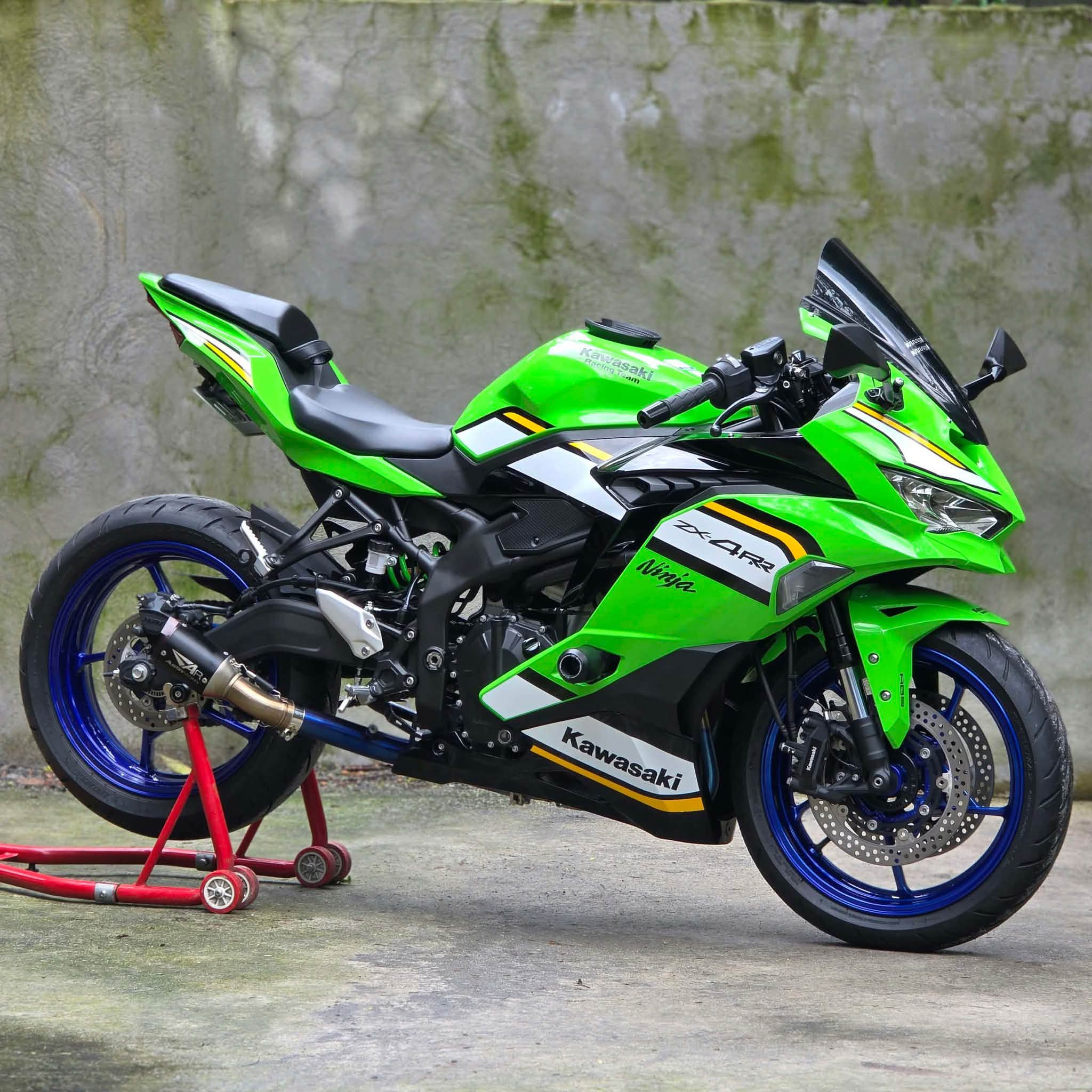 Kawasaki ninja zx-4rr at kawasaki juru
