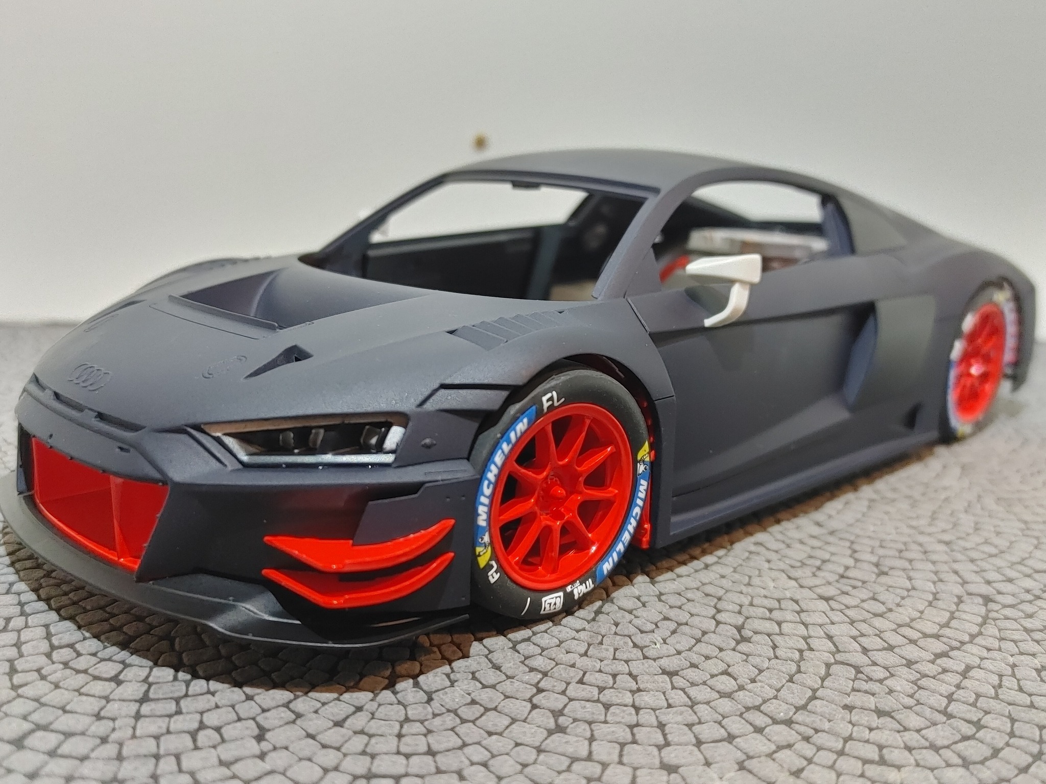 Meng Audi R8 LMS GT3 2019 model kit progress