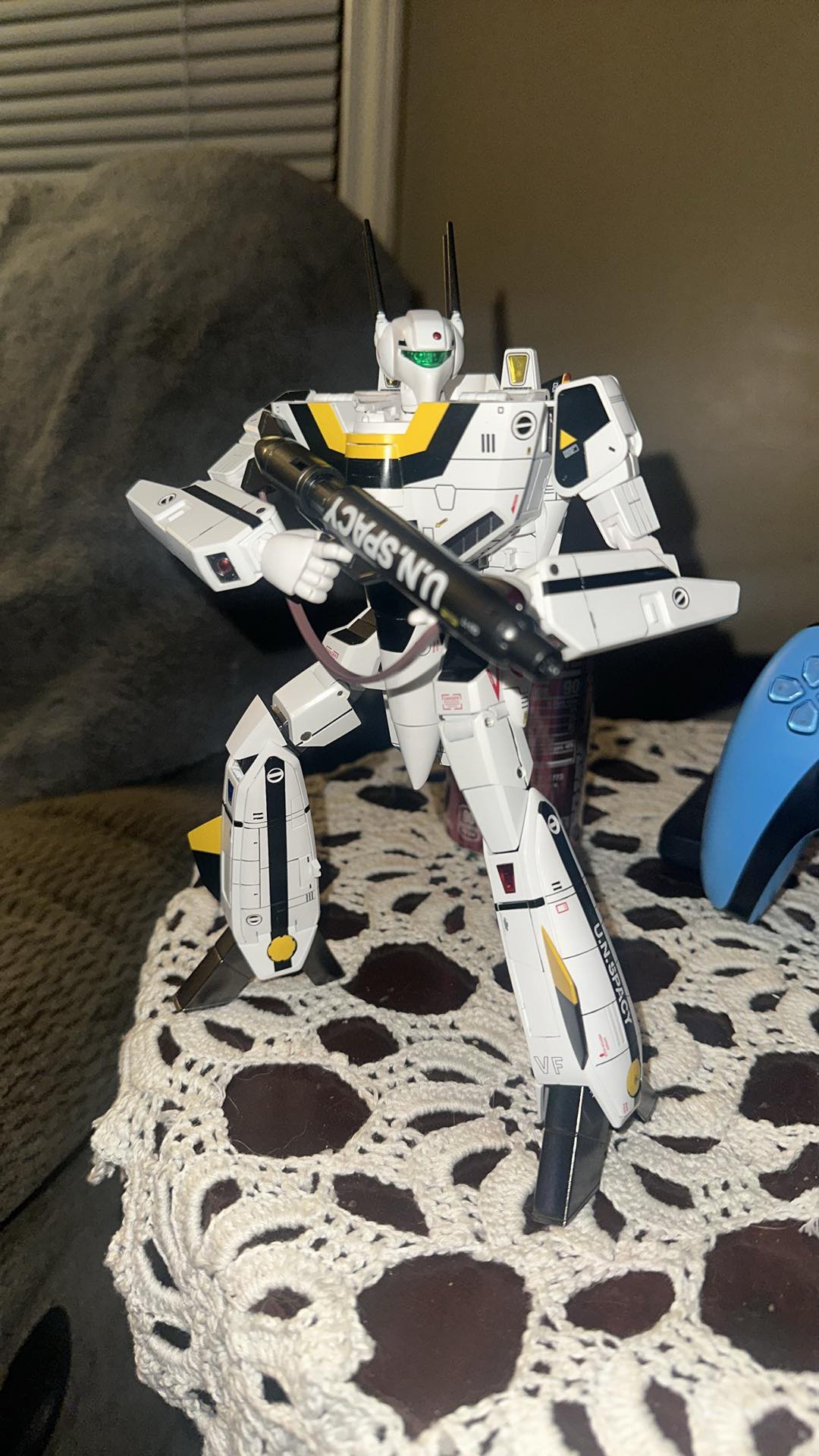 ThreeZero's VF-1S Valkyrie Toy Review and Comparison