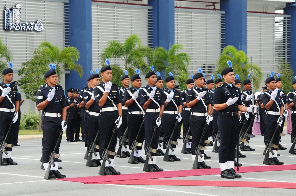 Polis Diraja Malaysia ( Royal Malaysia Police ) - Sekitar bacaan doa ...