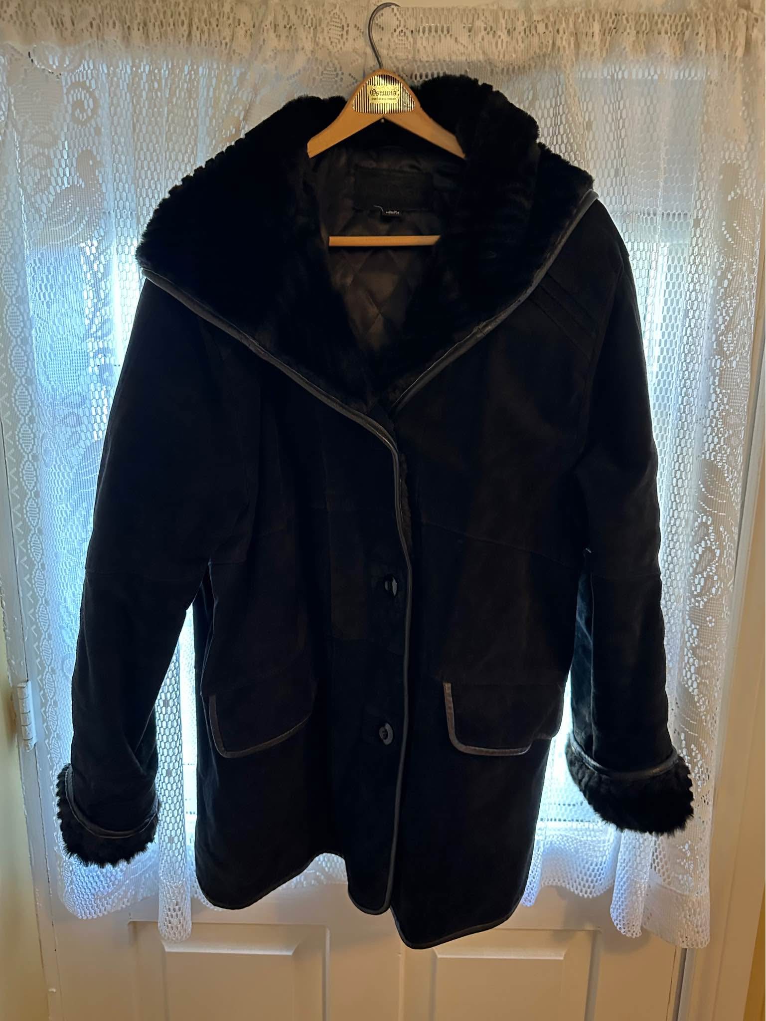 Manteau En Fourrure Poinçonnée Saint Louis - Taille L, Occasion Très Bon état, Style Vintage Luxe