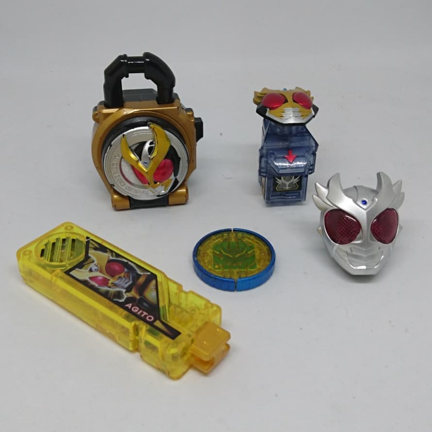 Here we... - Kamen Rider Belts,Super Sentai and Accessories