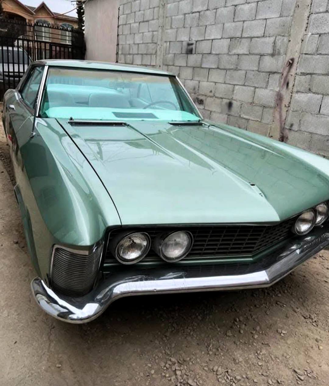 Derelict 1966 Buick Riviera 1/25