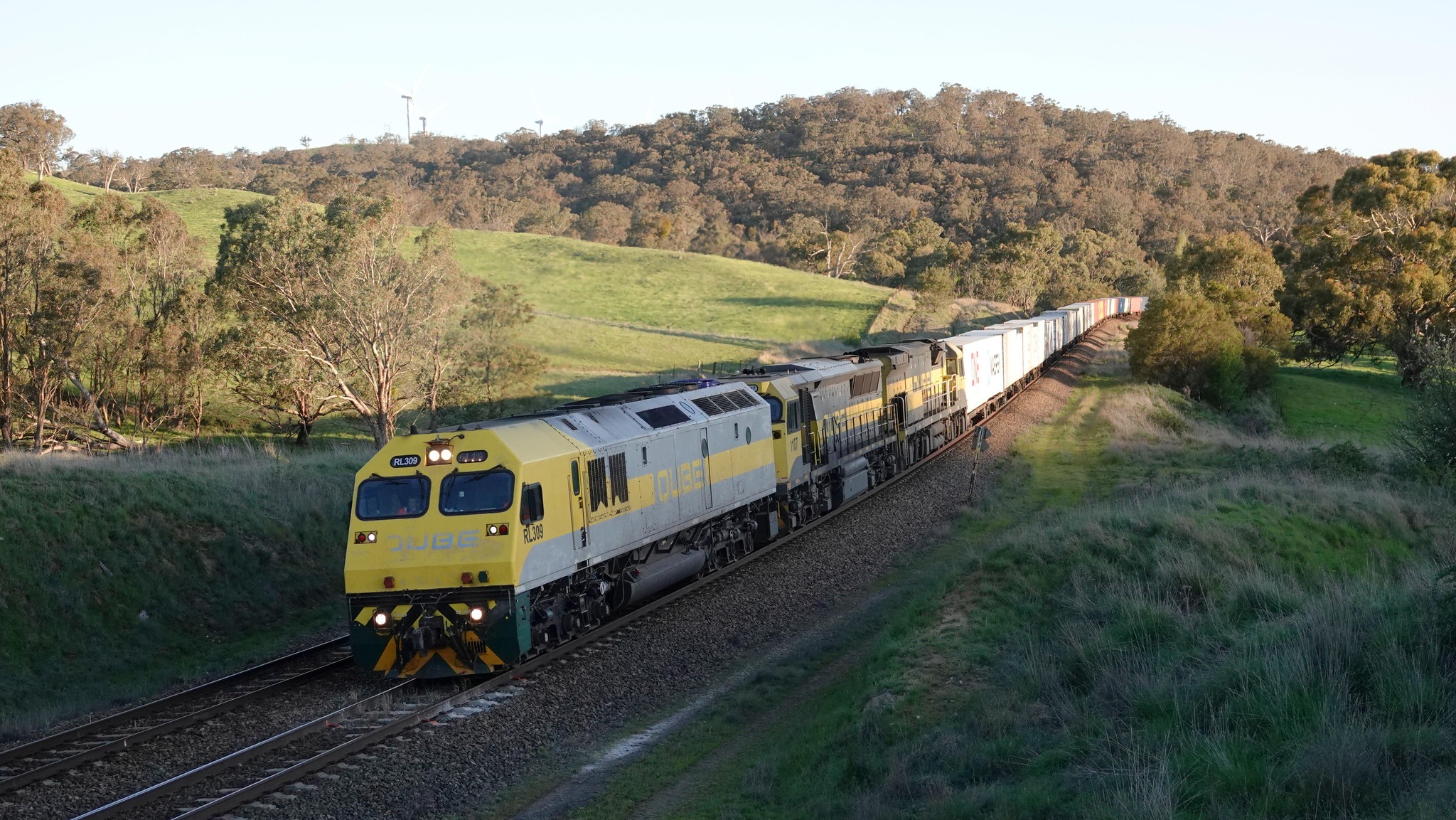 NSW Railways - Past and Present | Northbound QUBE mixed class ...