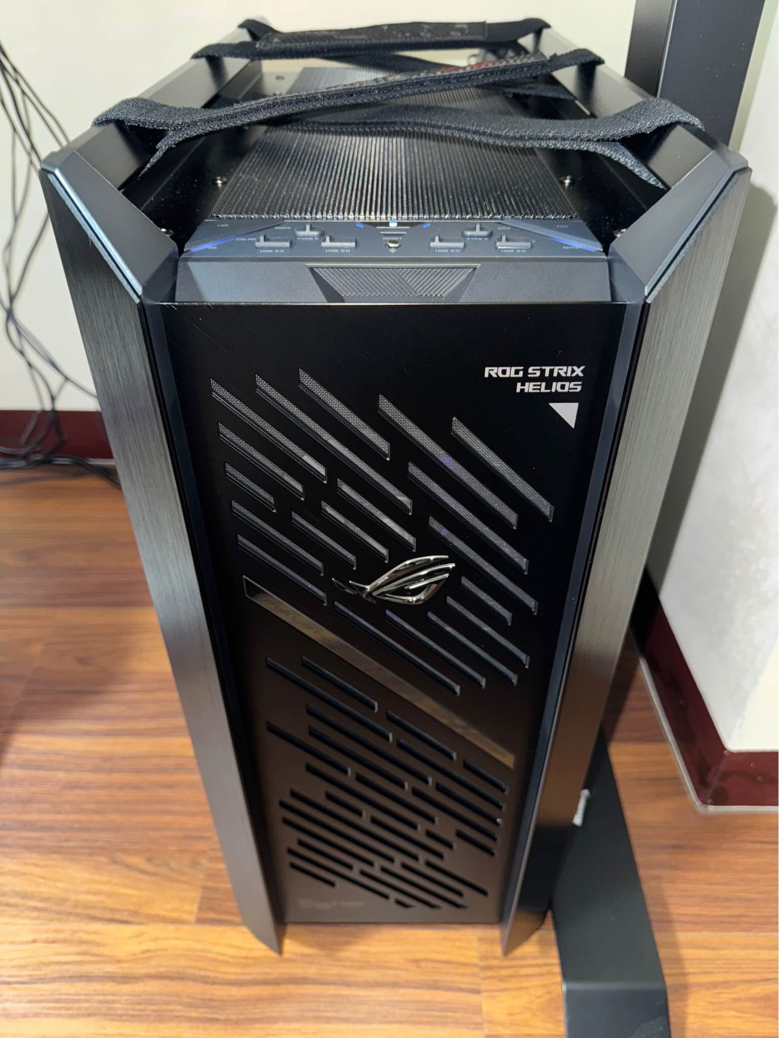 售ROG Strix Helios II 太陽神2代機殼 9.9成新 - Computer Cases - New Taipei City ...