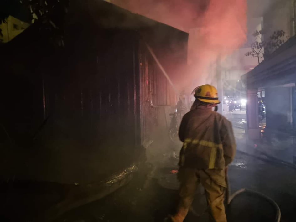 Philippine Star - Firefighters responded to a fire that hit a barracks ...