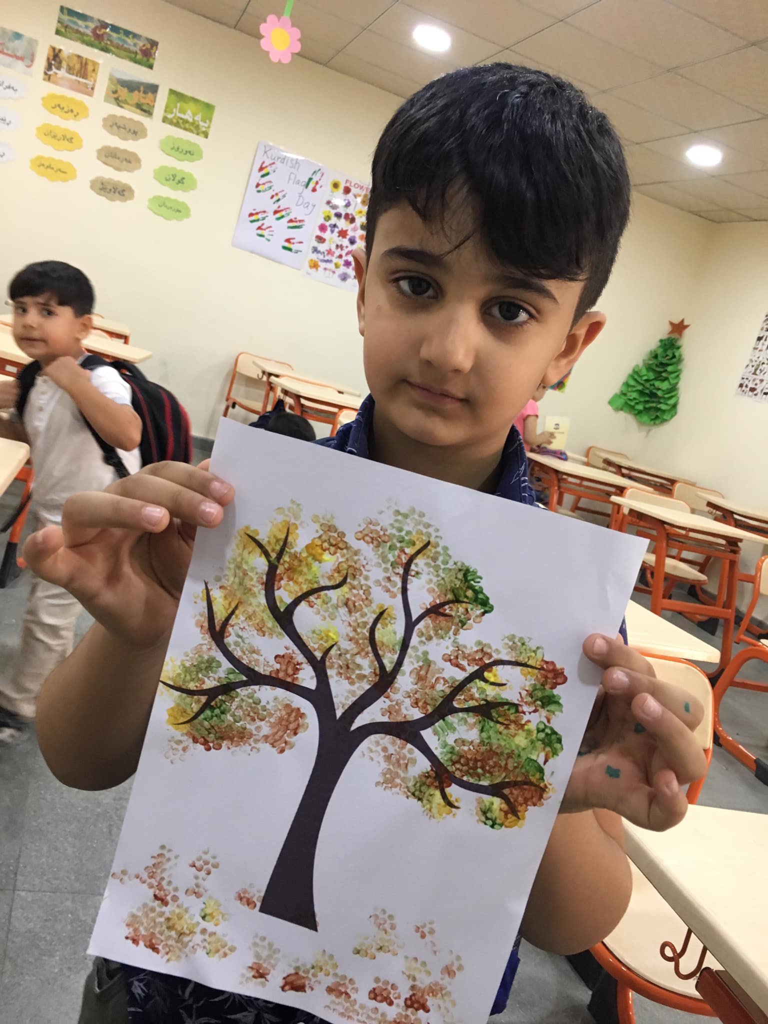 Art Lesson First Grade Students... - کۆمەڵگەی پەروەردەیی کۆدۆ