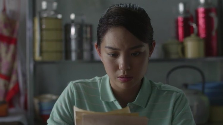 Fang Rong 芳榕 - Bee in episode 2 of #FriedRiceParadise...