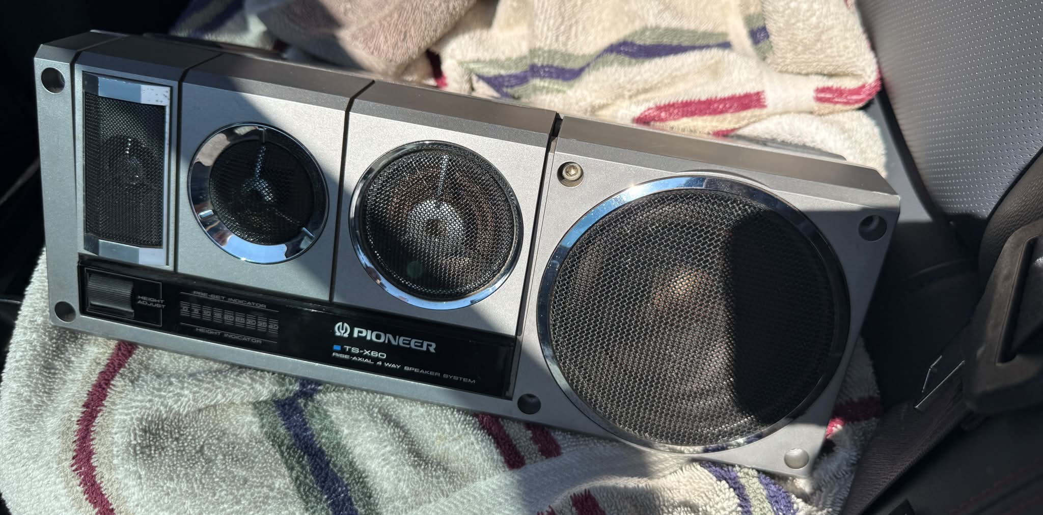 カーオーディオ Pioneer TS-X60 4-Way Speaker System Pioneer TS-X60 speaker system from 1983