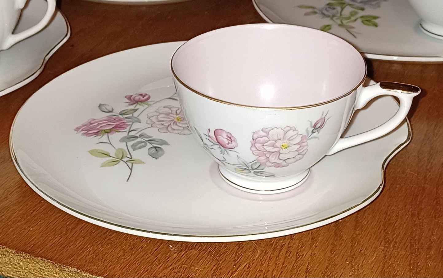Set of 4 The product is a vintage Sandy Lynam Clough signed teacup
