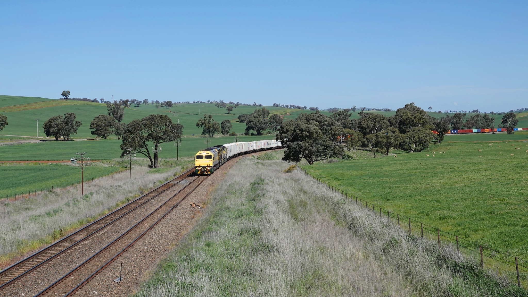 NSW Railways - Past and Present | Northbound QUBE mixed class ...