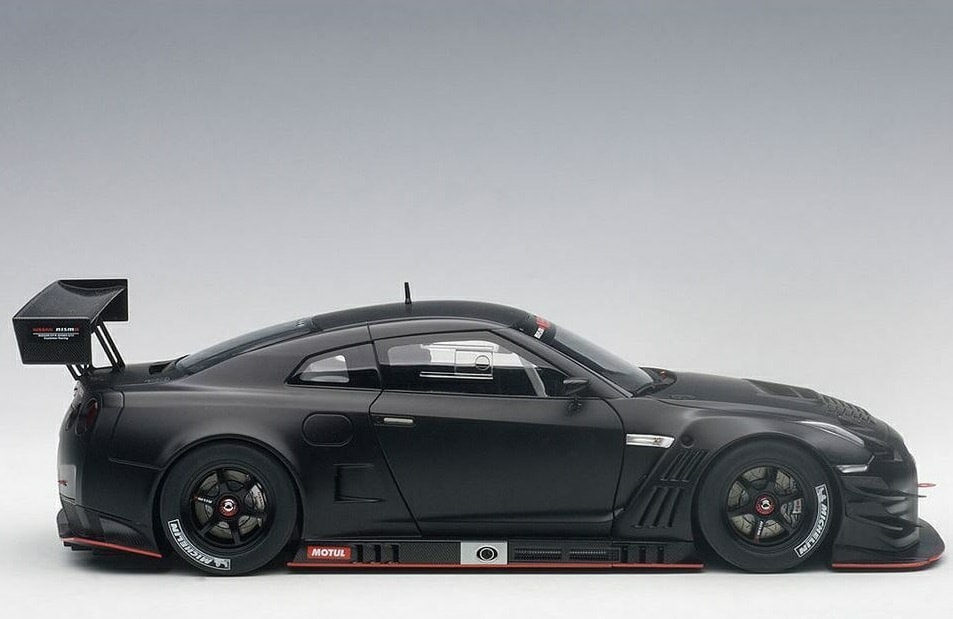 1:18 NISSAN JUKE R 2.0 (MATT BLACK) item no. 77458