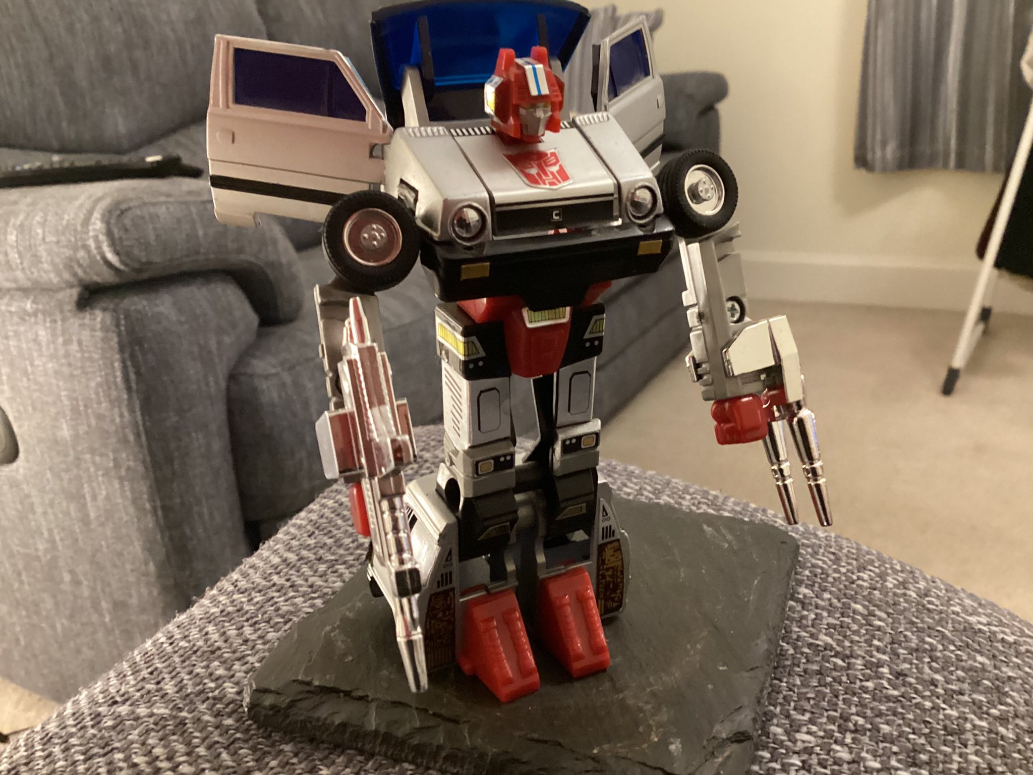 Diaclone tribute reuse of g1 skids mold display picture 1