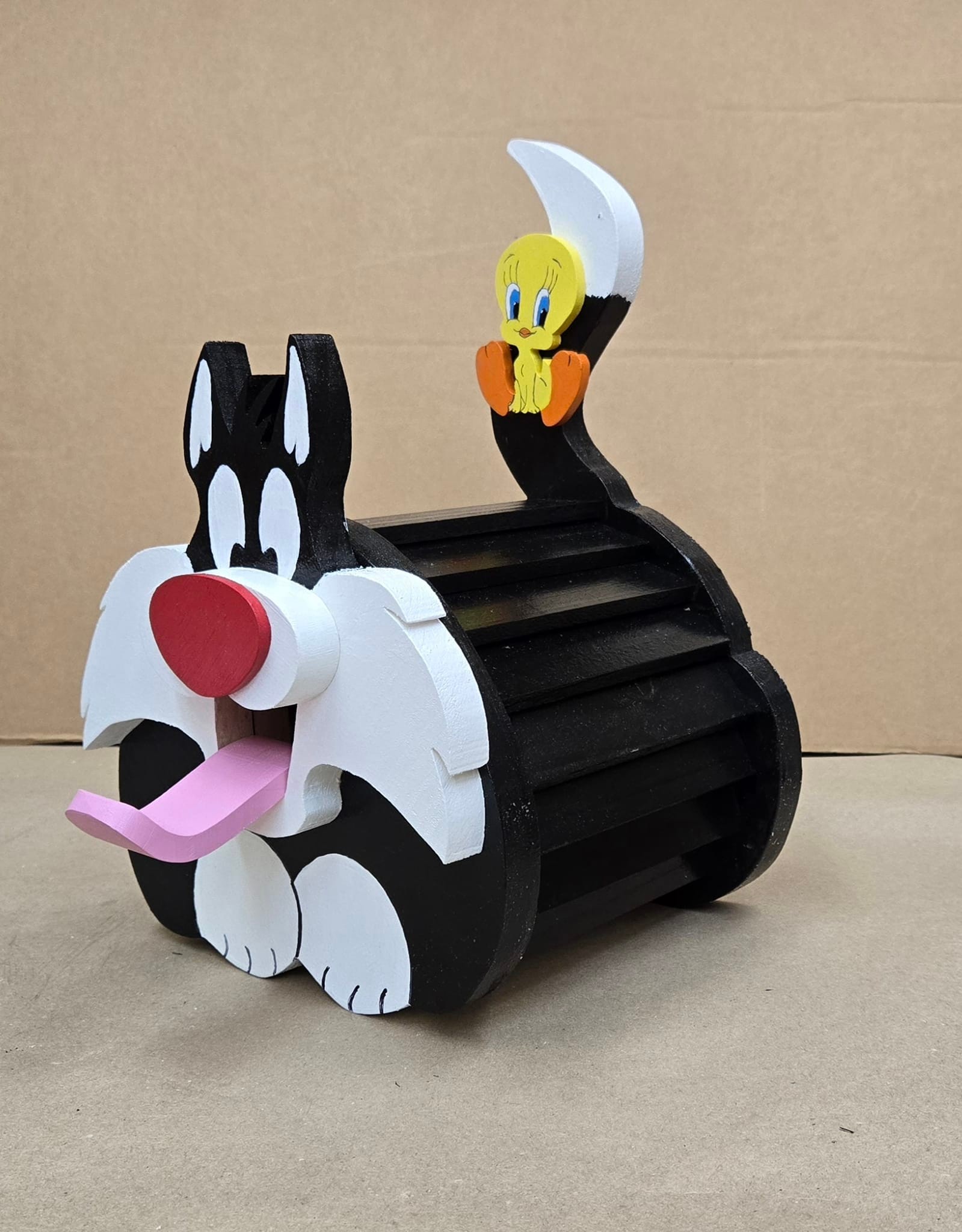 Sylvester the Cat Birdhouse with Tweety Bird display picture 1