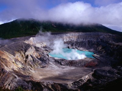 Costa Rica y su historia - Leyenda del Volcán Irazú La luna llena ...