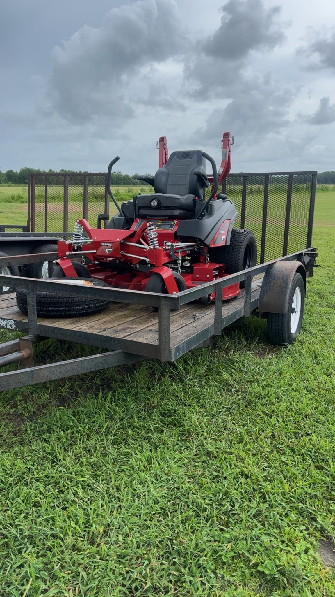 Ferris mowers' ICD cutting system for a cleaner cut