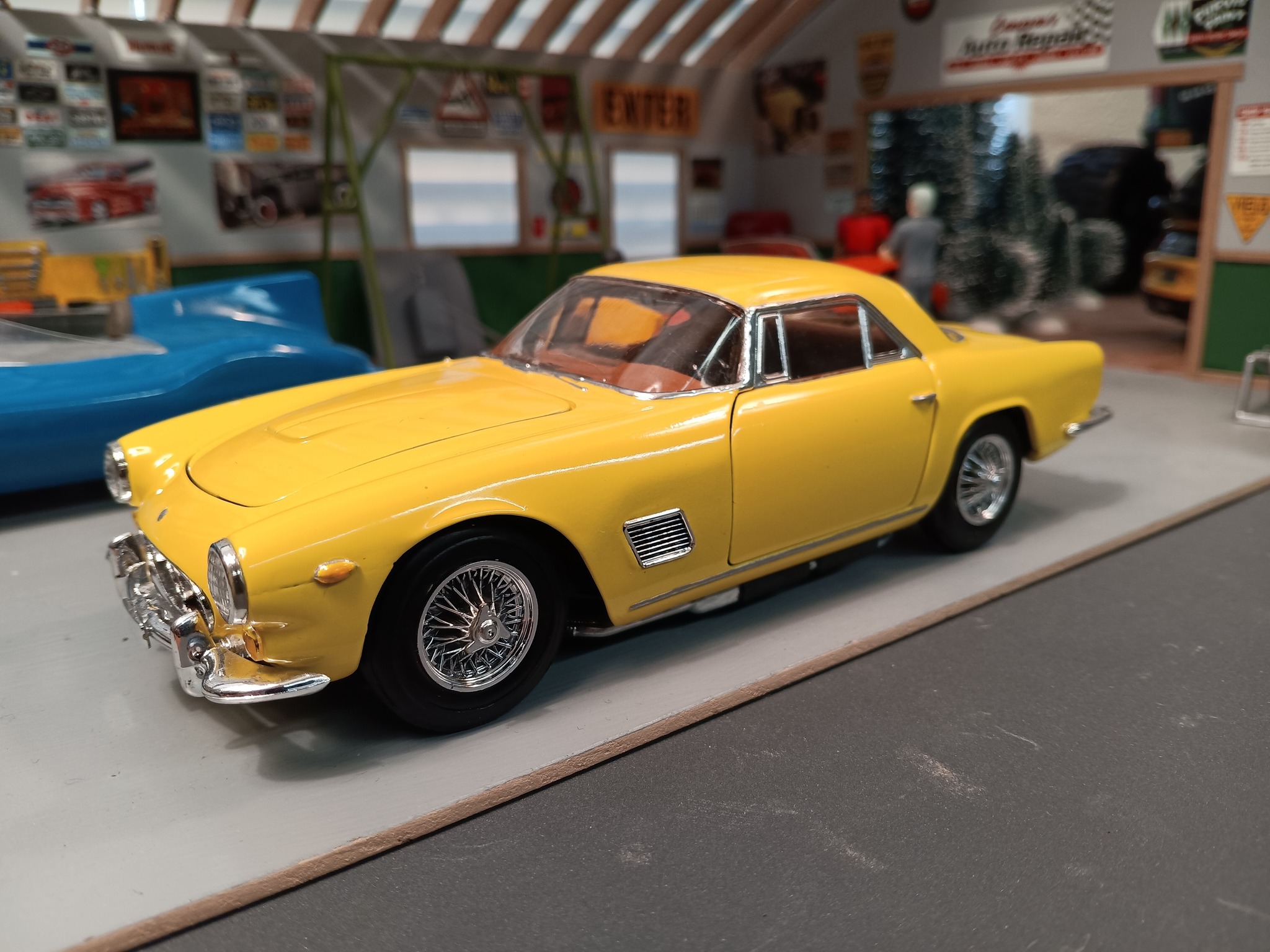 Building Maserati 3500 GT model kit with tips and challenges