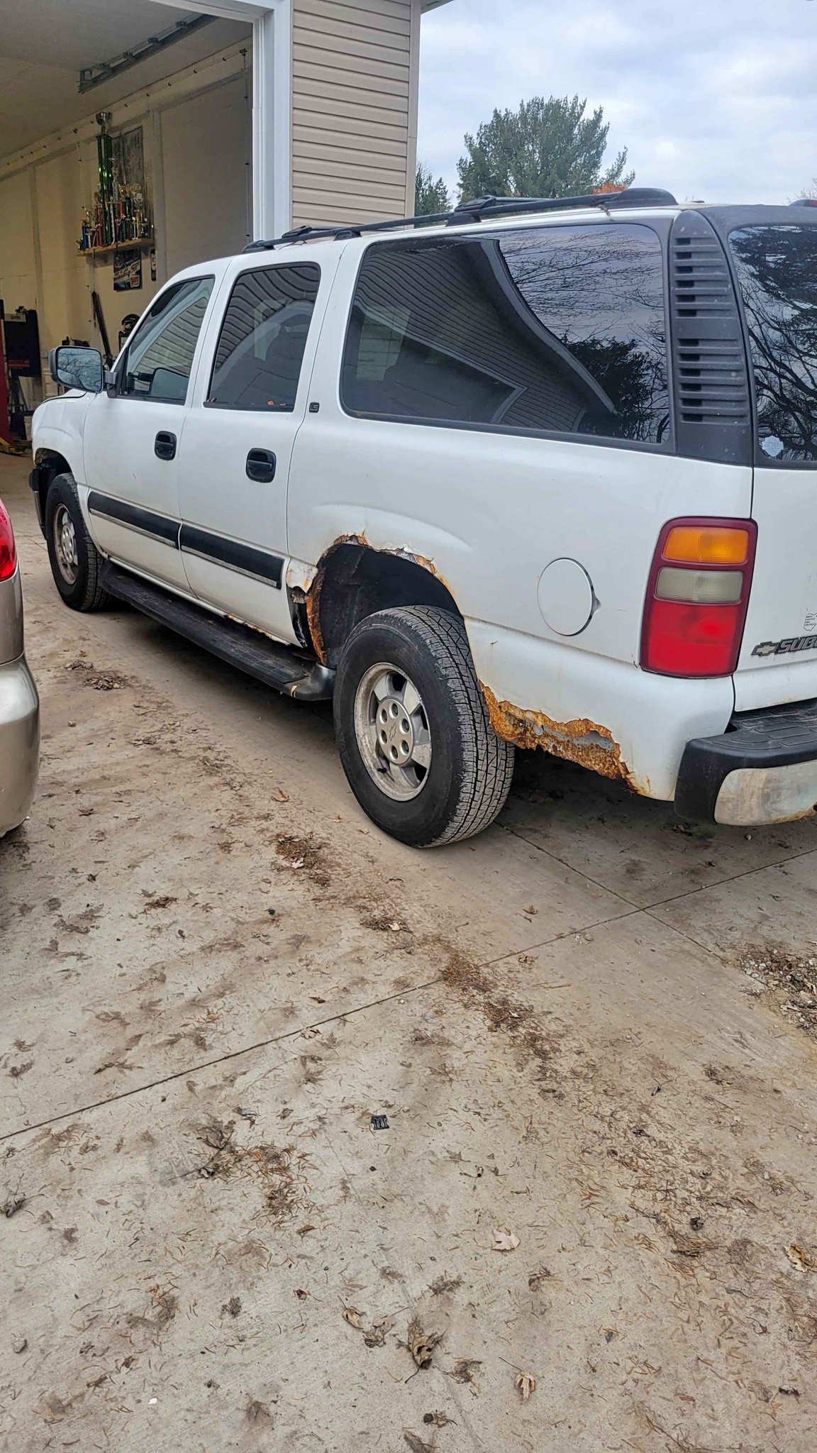 2001 Chevrolet Suburban 1500 · Sport Utility Cars & Trucks