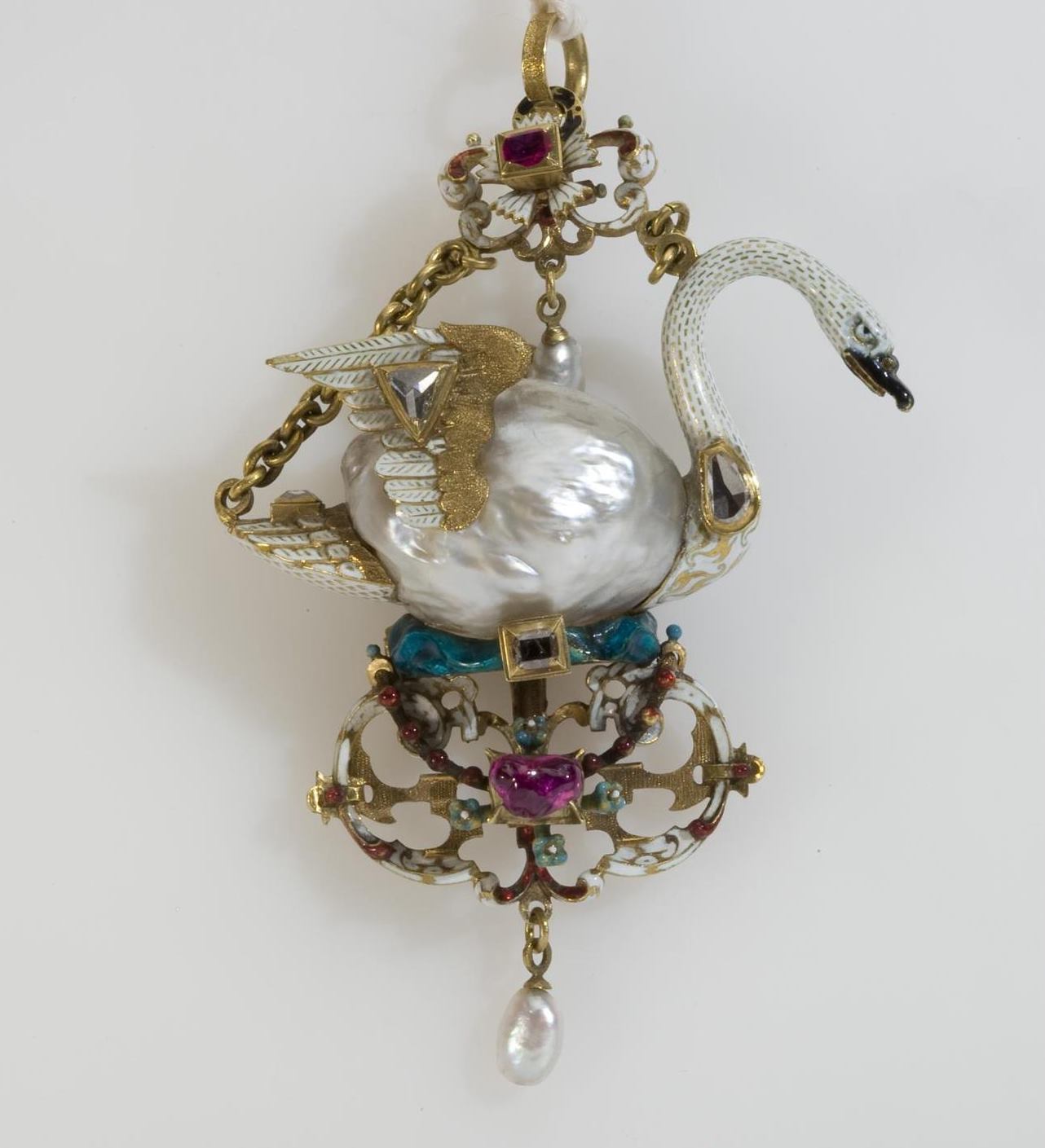 Swan pendant, the Netherlands,1590's, gold, enamel, pearls