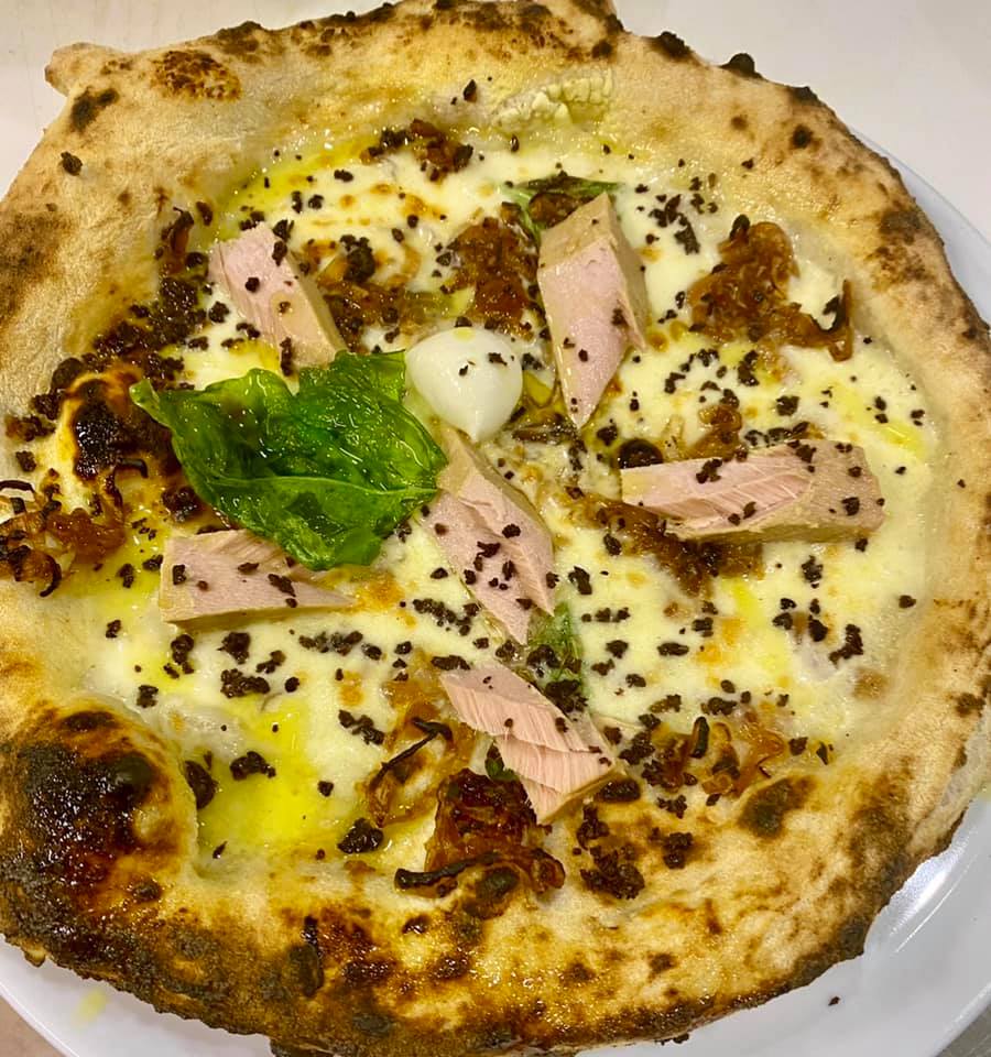 Annarè Pizzeria - •LA TONNO• -Fior di latte Jersey -cipolla di TROPEA ...