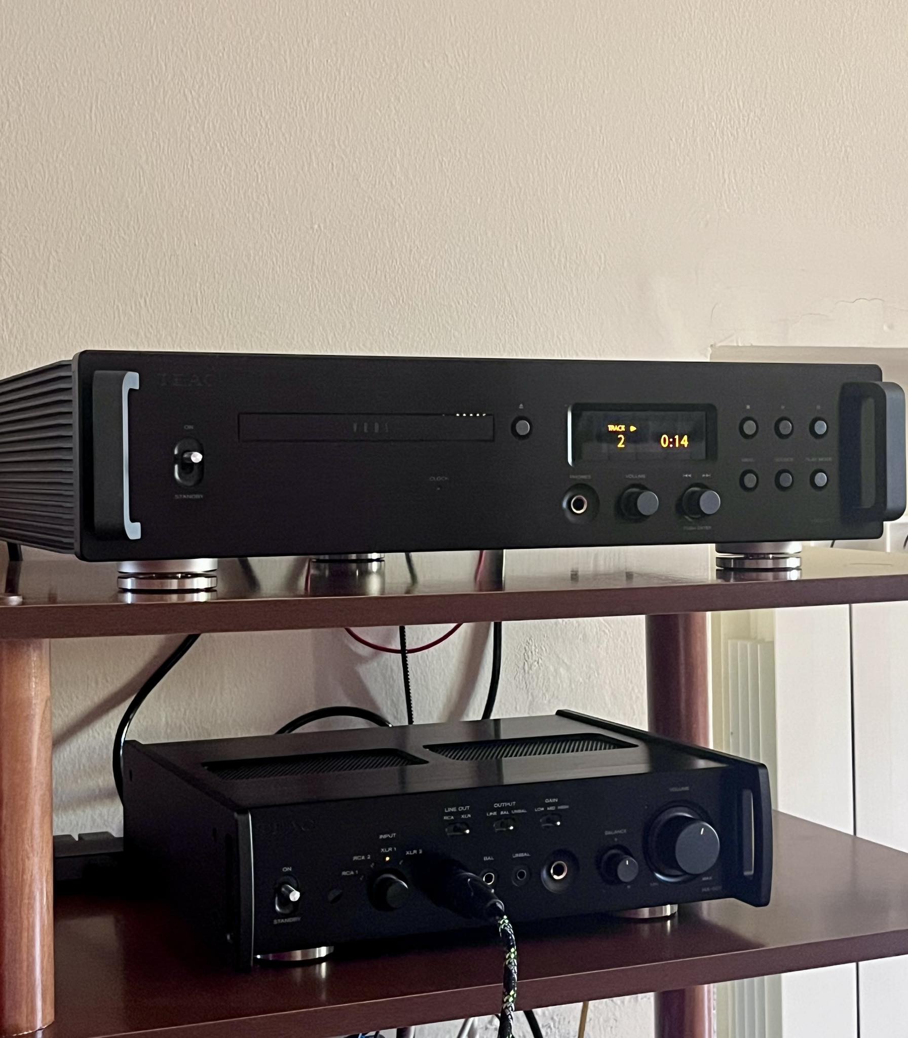 Beyerdynamic T1 2gen sounds good with Sony TA-Z1ES amp