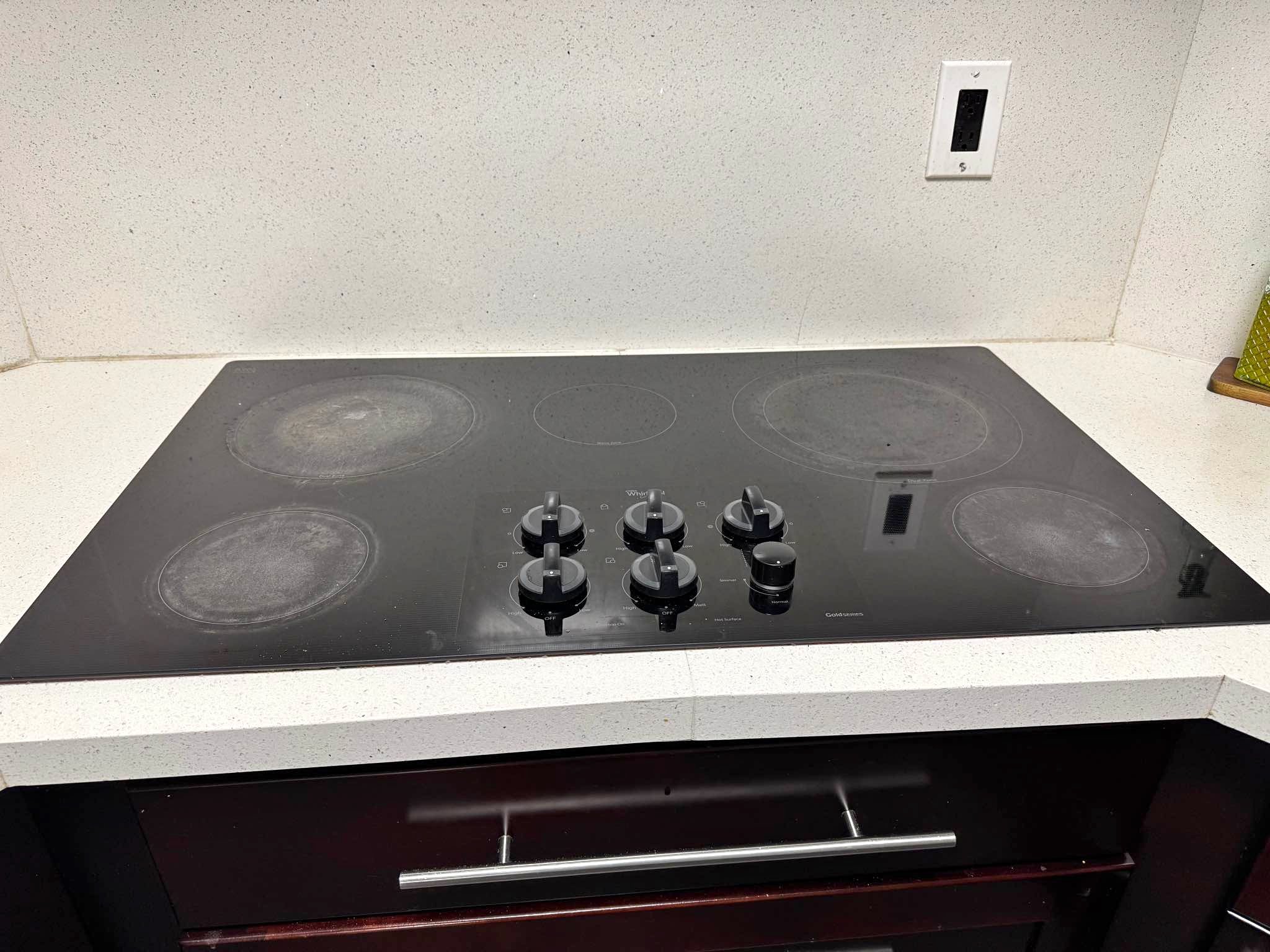 Electric Cooktop/Stove 36 inch - Whirlpool Gold - Ranges & Ovens