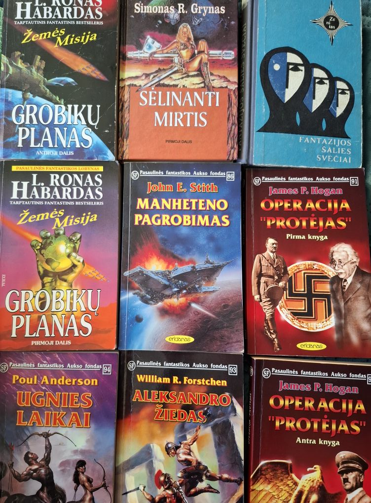 Senos Knygos | Turiu įvairių fantastikos knygelių senesnių | Facebook