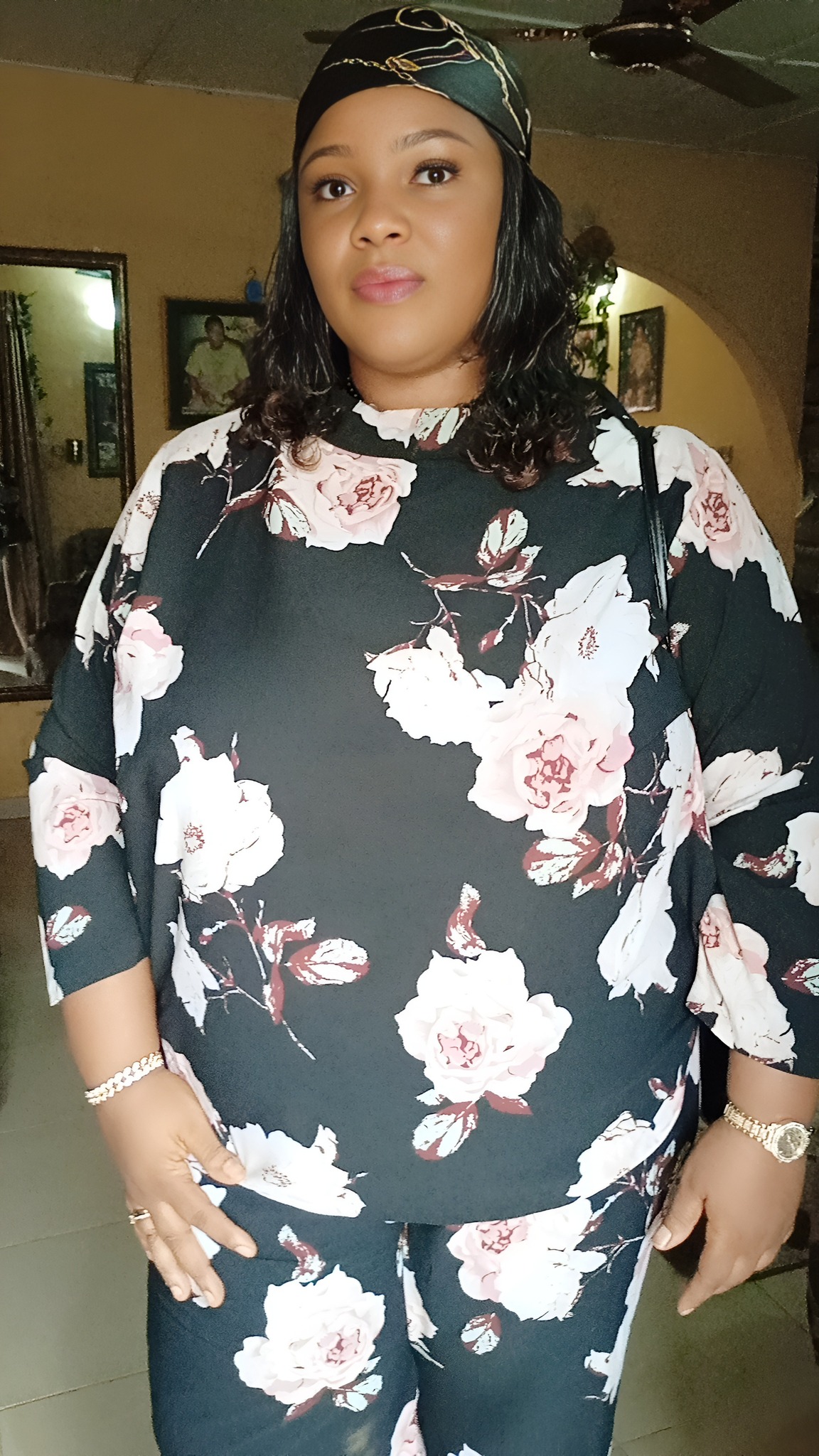 What to wear for plus size women with bigger arms and stomach?