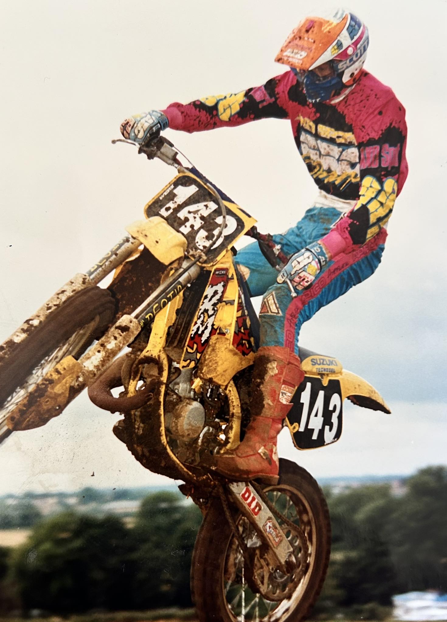 me--me！ I found young #23 Bleiddwyn Cook in the Monster Energy Chill Zone