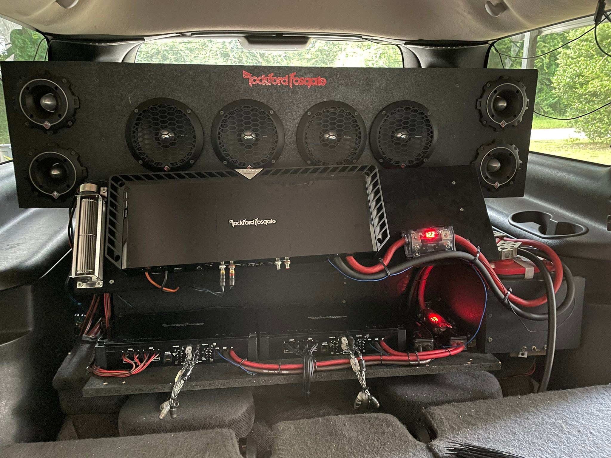 Rockford Fosgate car audio build with Punch components