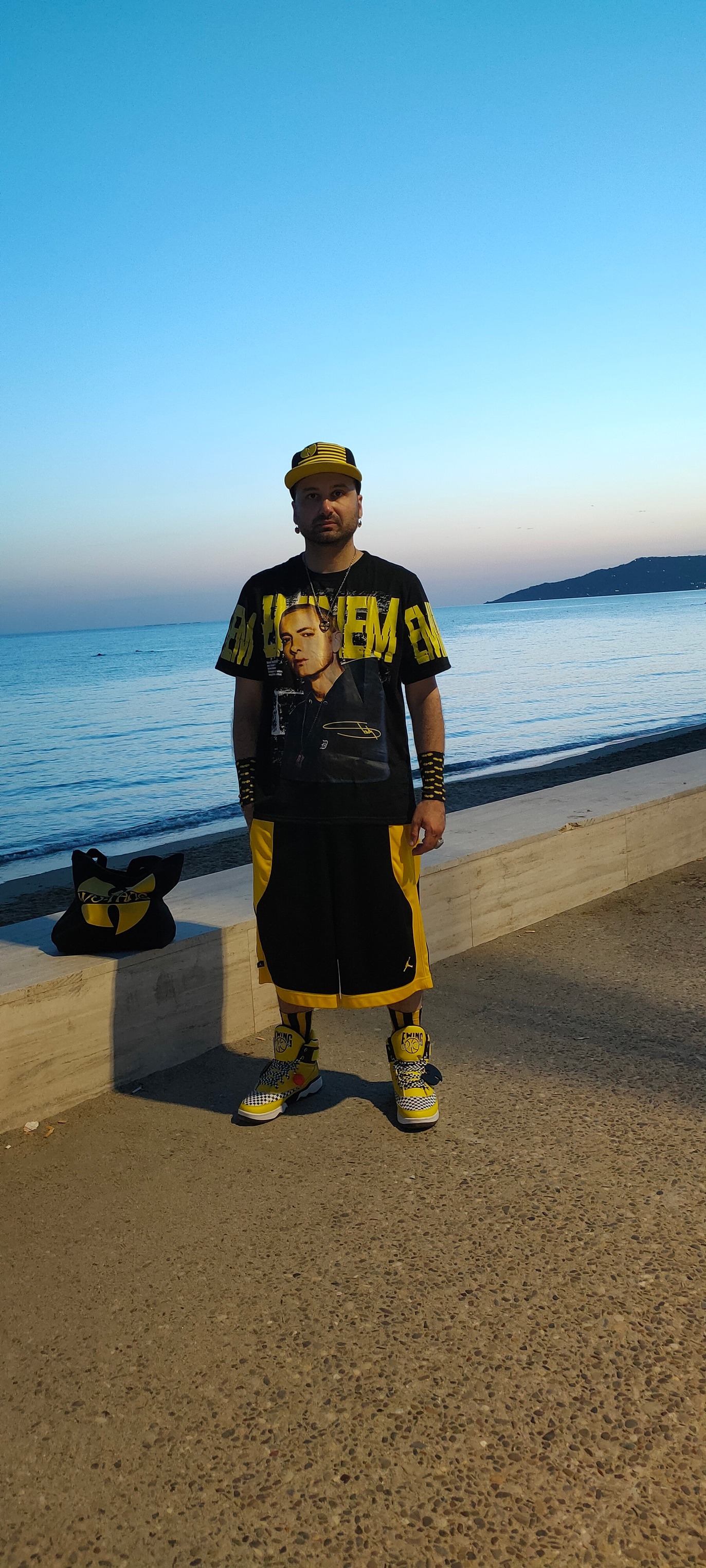 Eminem x Wu-Tang!!!👐👐🏿💛🖤🐝