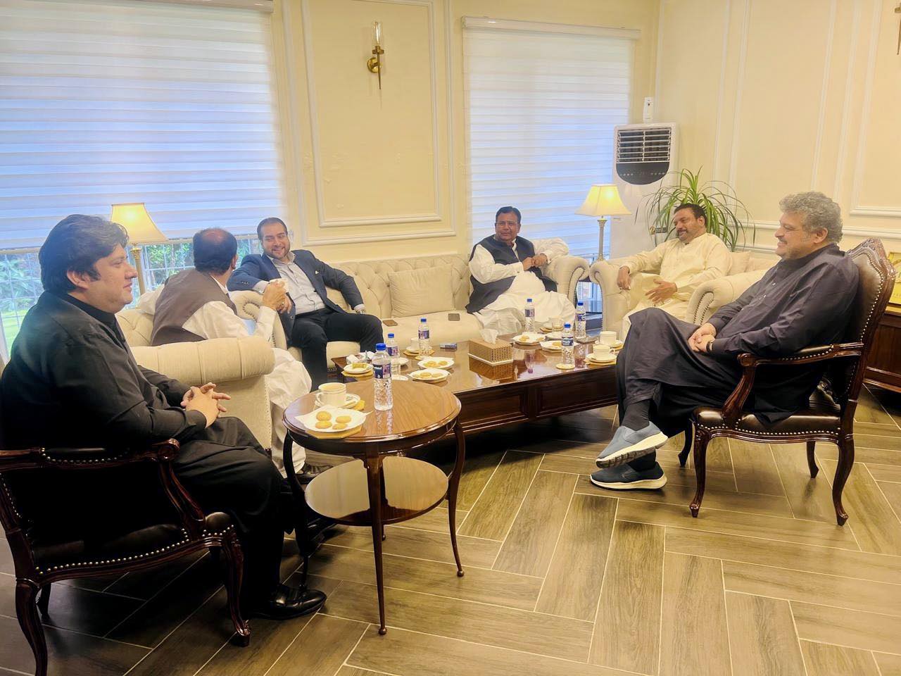 Muhammad - صوبائ وزیر زراعت سید عاشق کرمانی سے جہانزیب خان کھچی اور ...