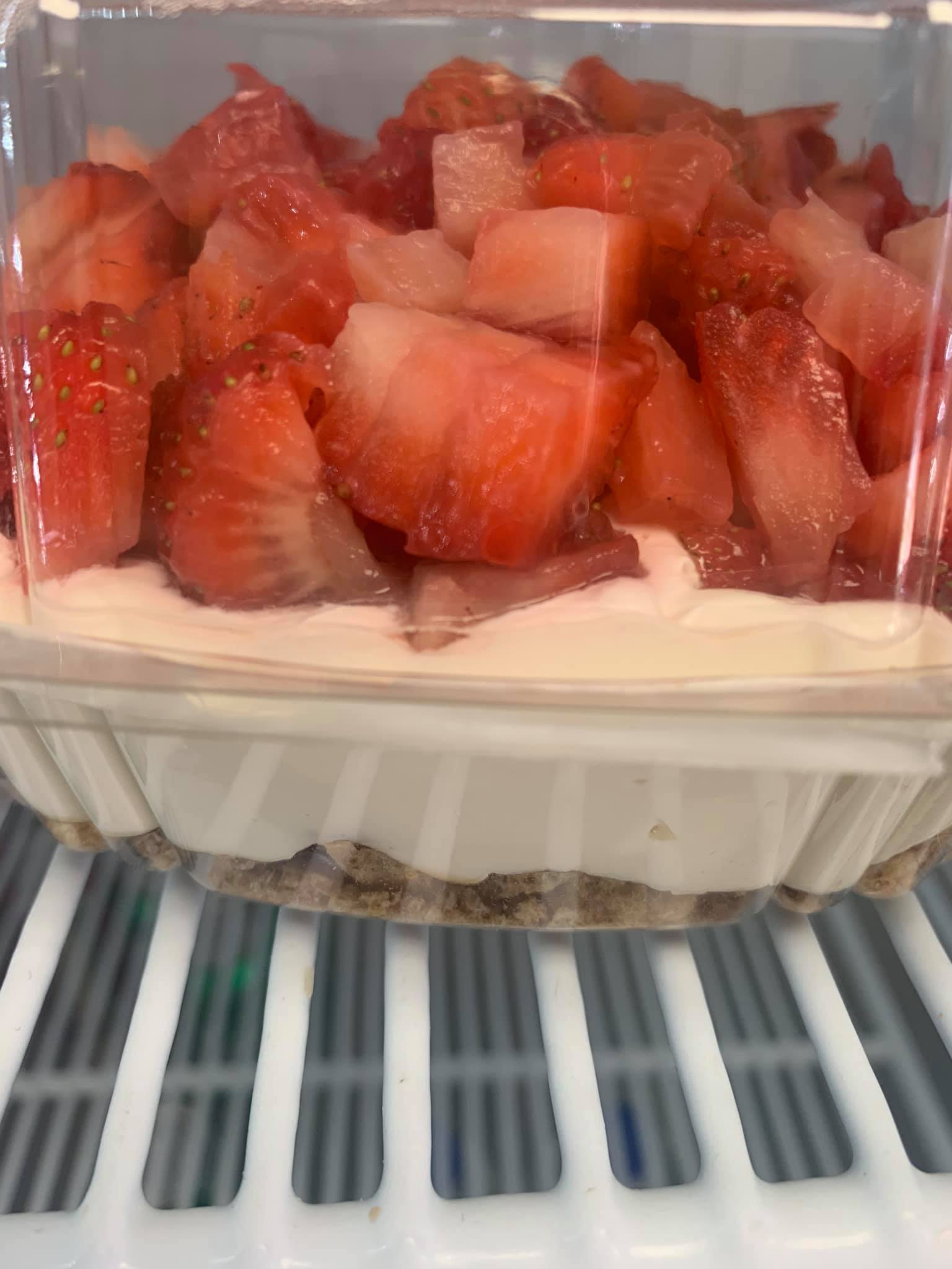 Happy Saturday! We are open and... - Frutti Rollo Cake Shop