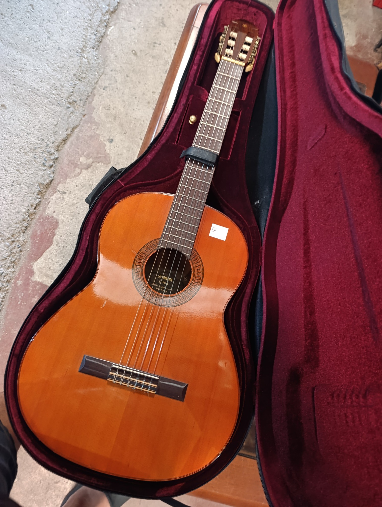 YAMAHA G-90A Classical Guitar. 20k free case free shipping.