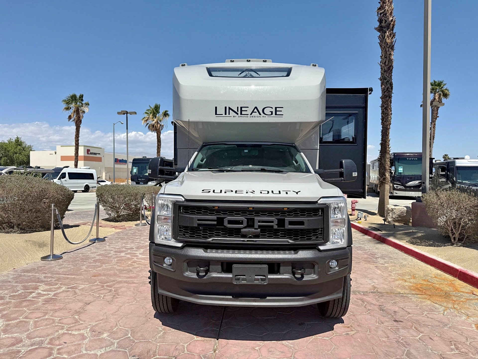 2026 Lineage 31zw 4wd off road sus - Commercial Trucks - Palm Desert ...