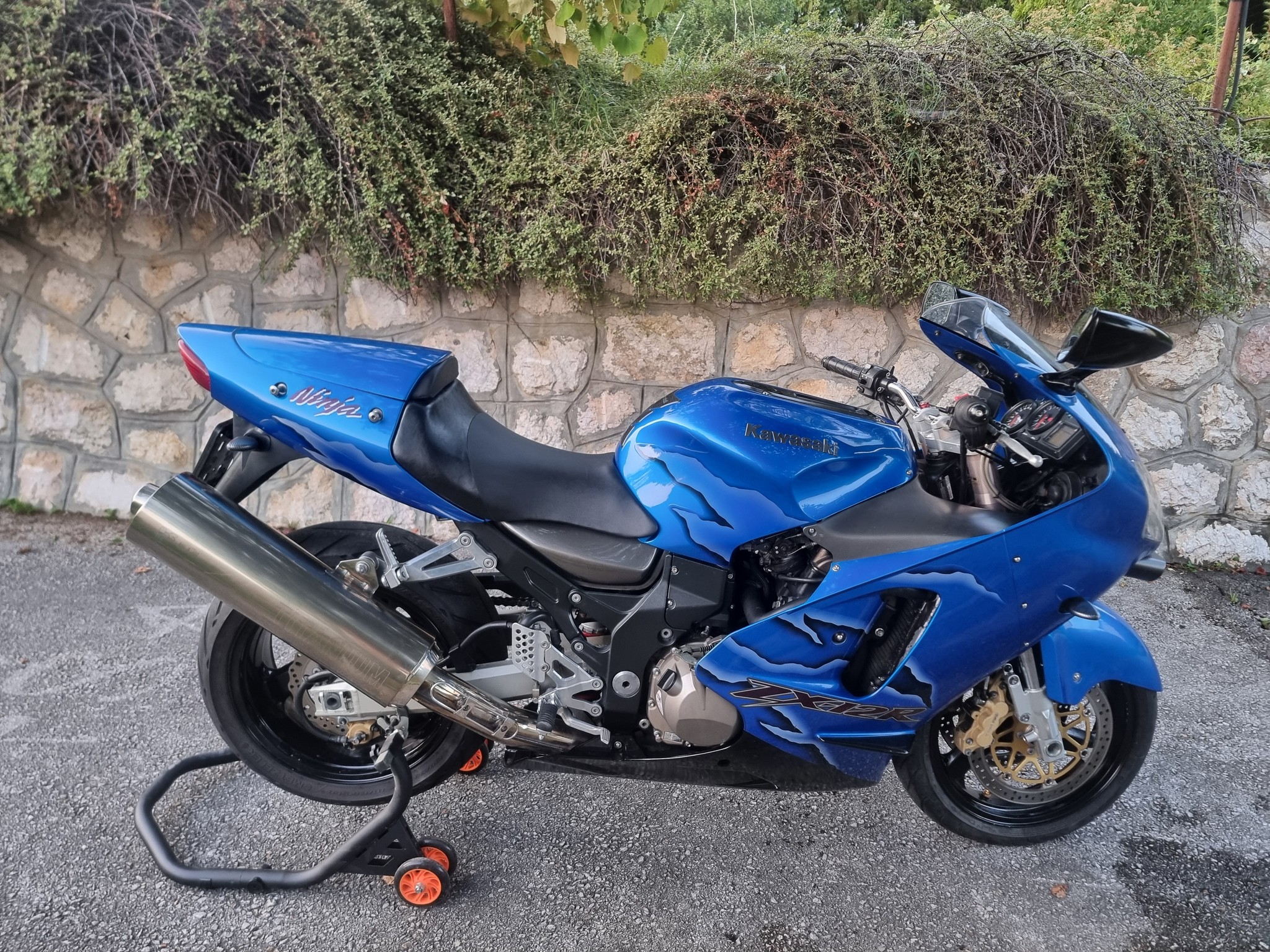 My ZX12R 2001. Kawnsare Miyja ន Kawasaki Kanai ស Minja