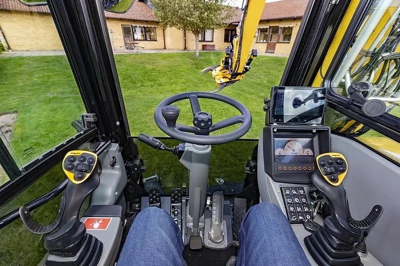 engcon Canada - Here are the main advantages of the DC2...
