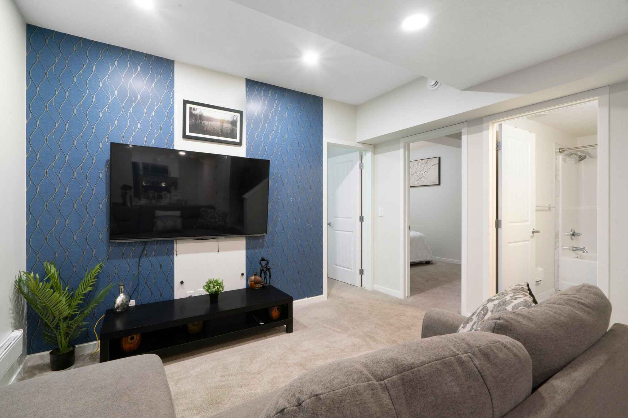 2 Beds 1 Bath - House - Property Rentals - Calgary, Alberta | Facebook ...