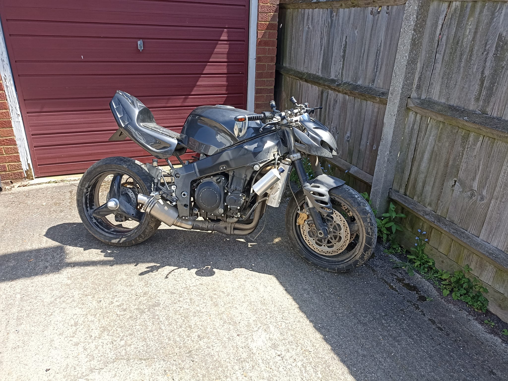 Zxr750 streetfighter for sale in reading