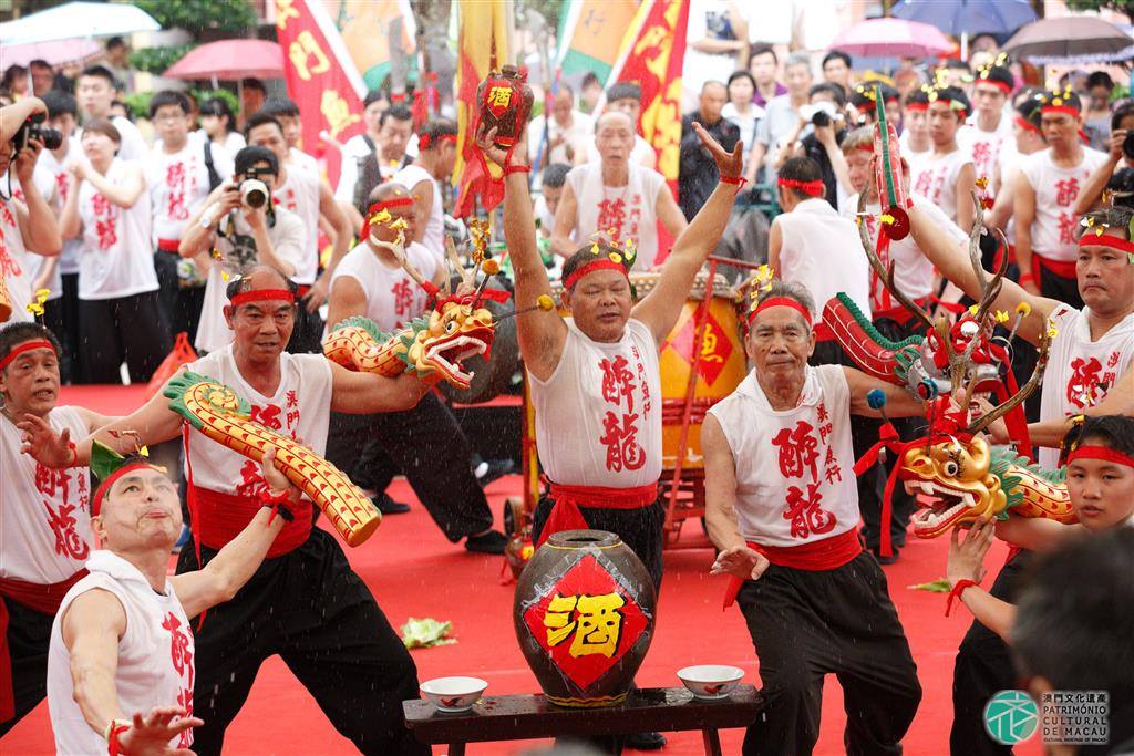 #C分享//澳門魚行醉龍節 唔知大家前幾日經過街市或者舊城區嘅時候， 有無發現有一個好特別嘅節日慶祝活動， 其實呢個活動係我地澳門百年傳承嘅非 ...