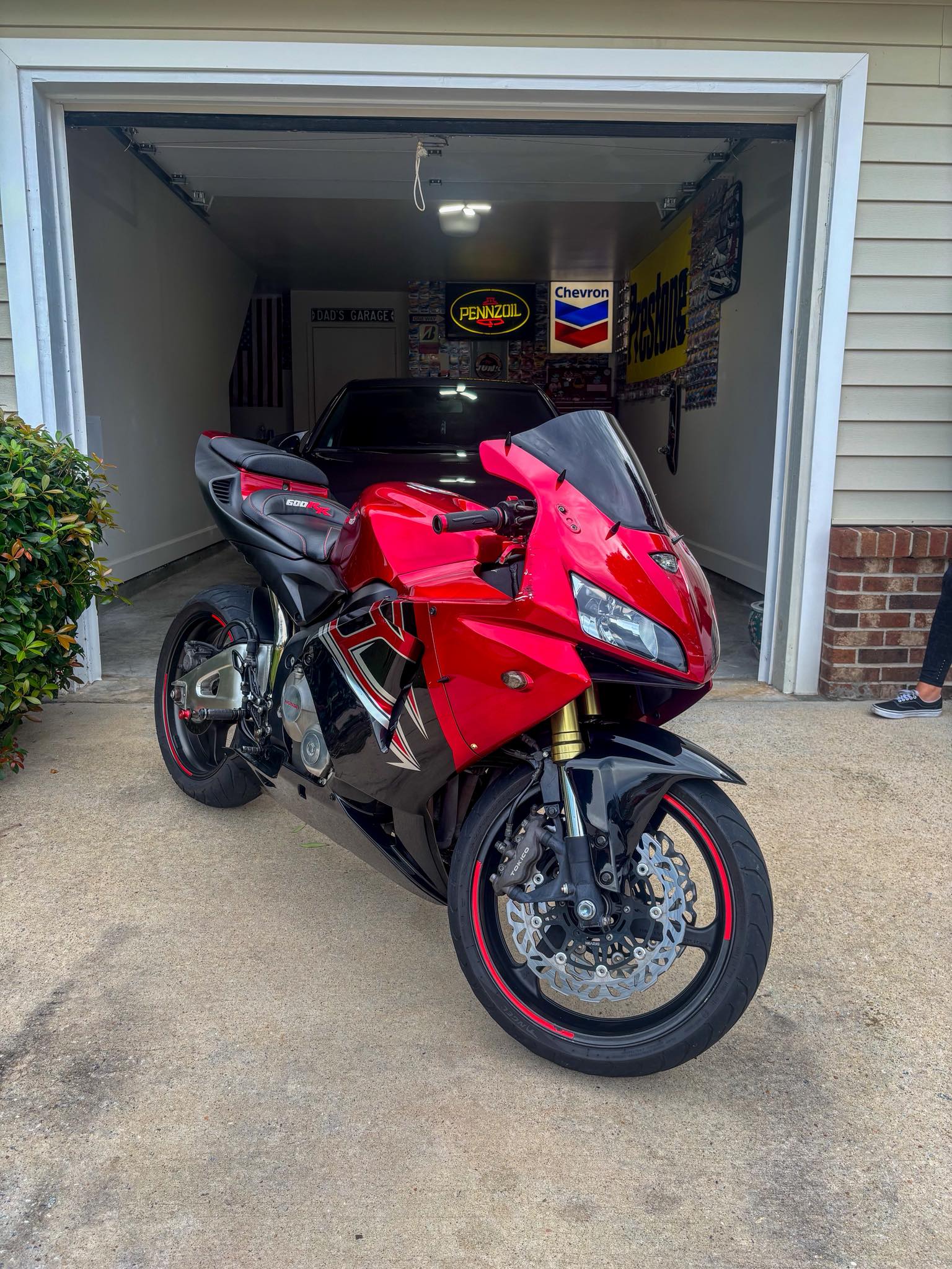 Are the oem clip ons able to be flipped like the zx6r's?
