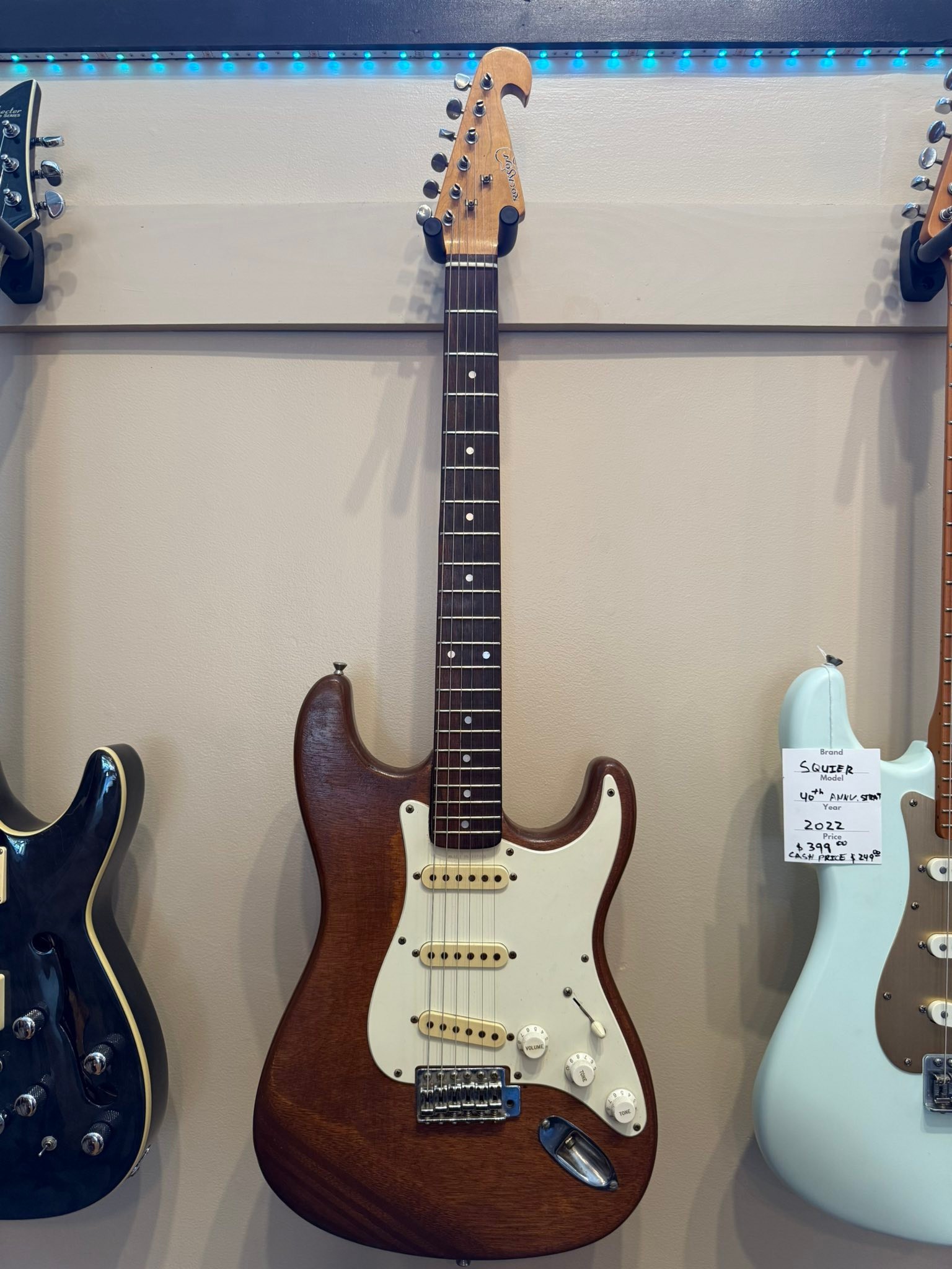 What is the origin of this Rockson Strat copy guitar with a unique