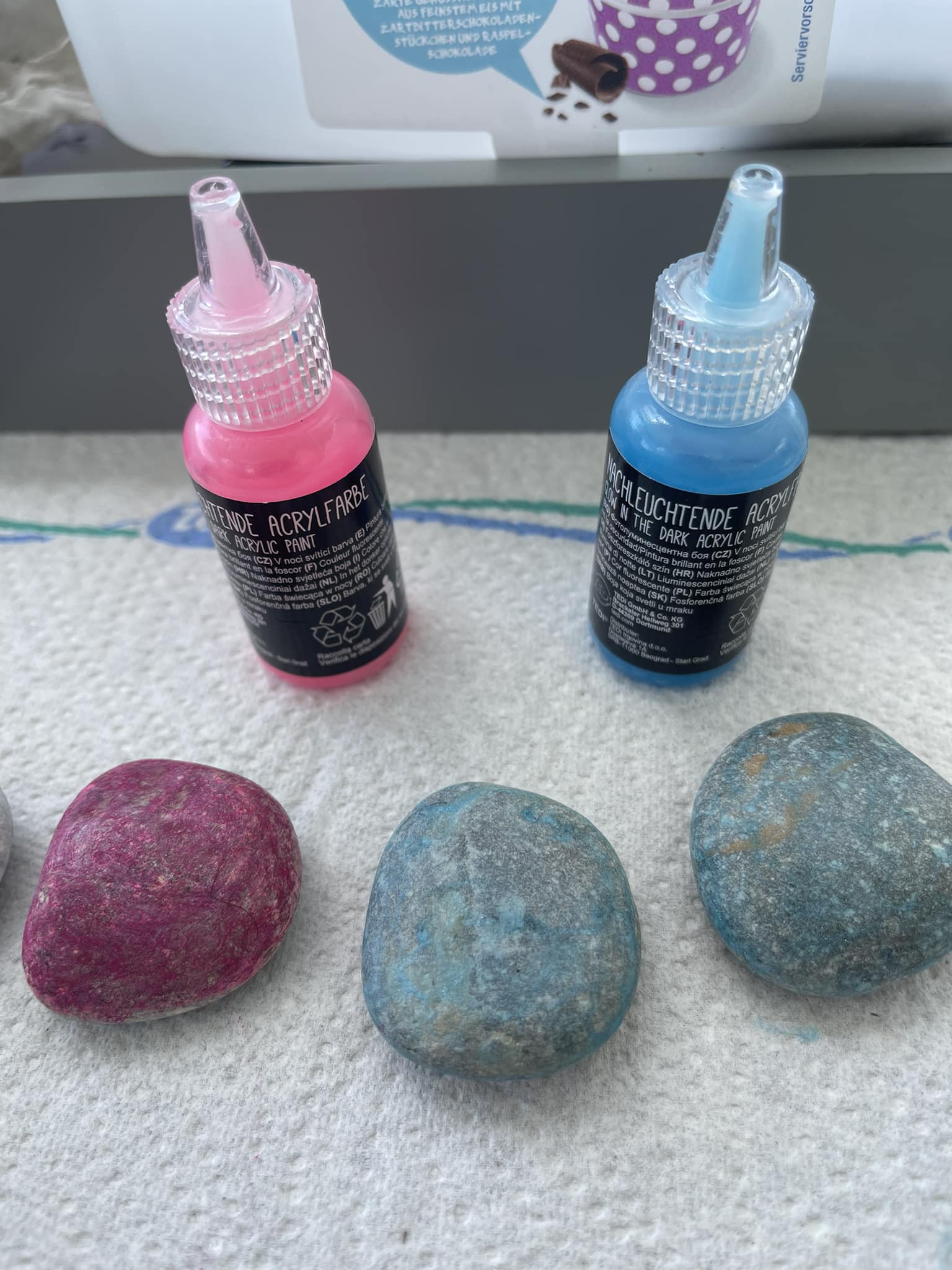 War ein Test! Ich rate von den Acryl-Farben von TEDI ab… Sie decken nicht gut…